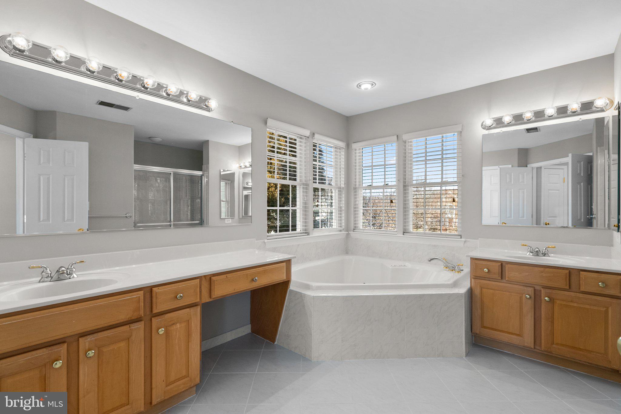 KINGSVIEW VILLAGE - Residential