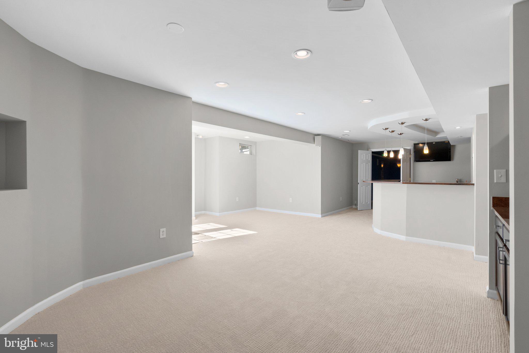 KINGSVIEW VILLAGE - Residential