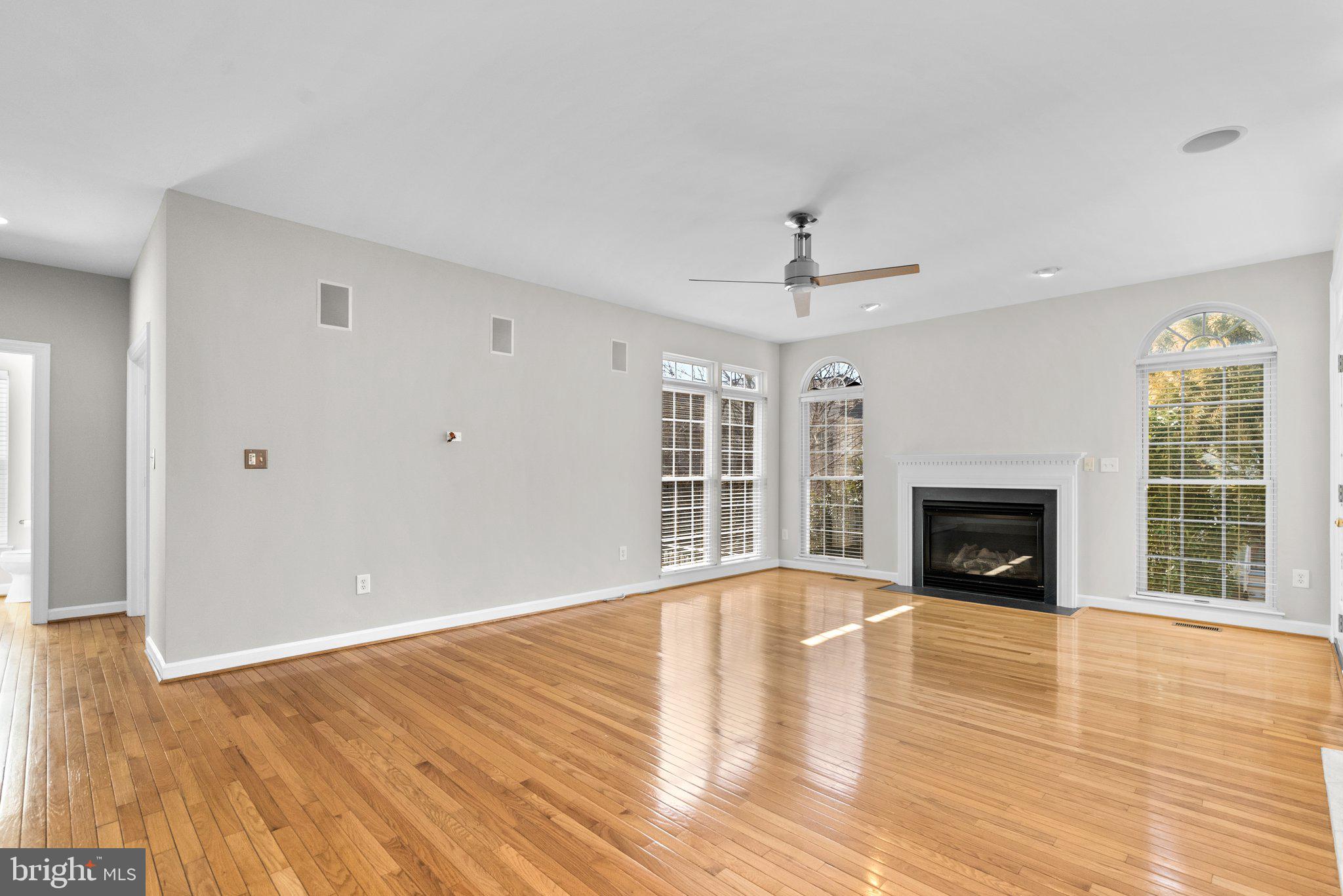 KINGSVIEW VILLAGE - Residential