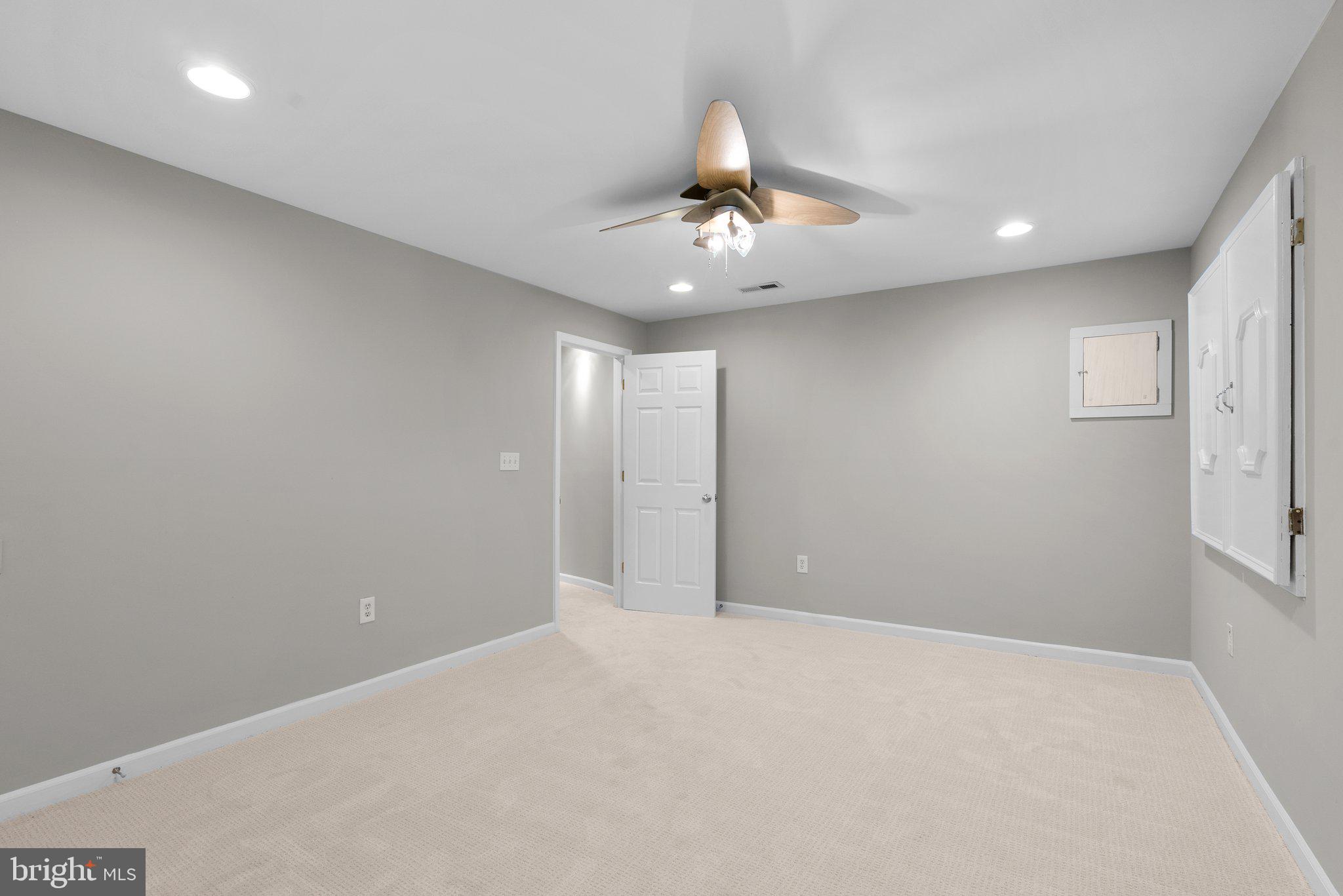 KINGSVIEW VILLAGE - Residential