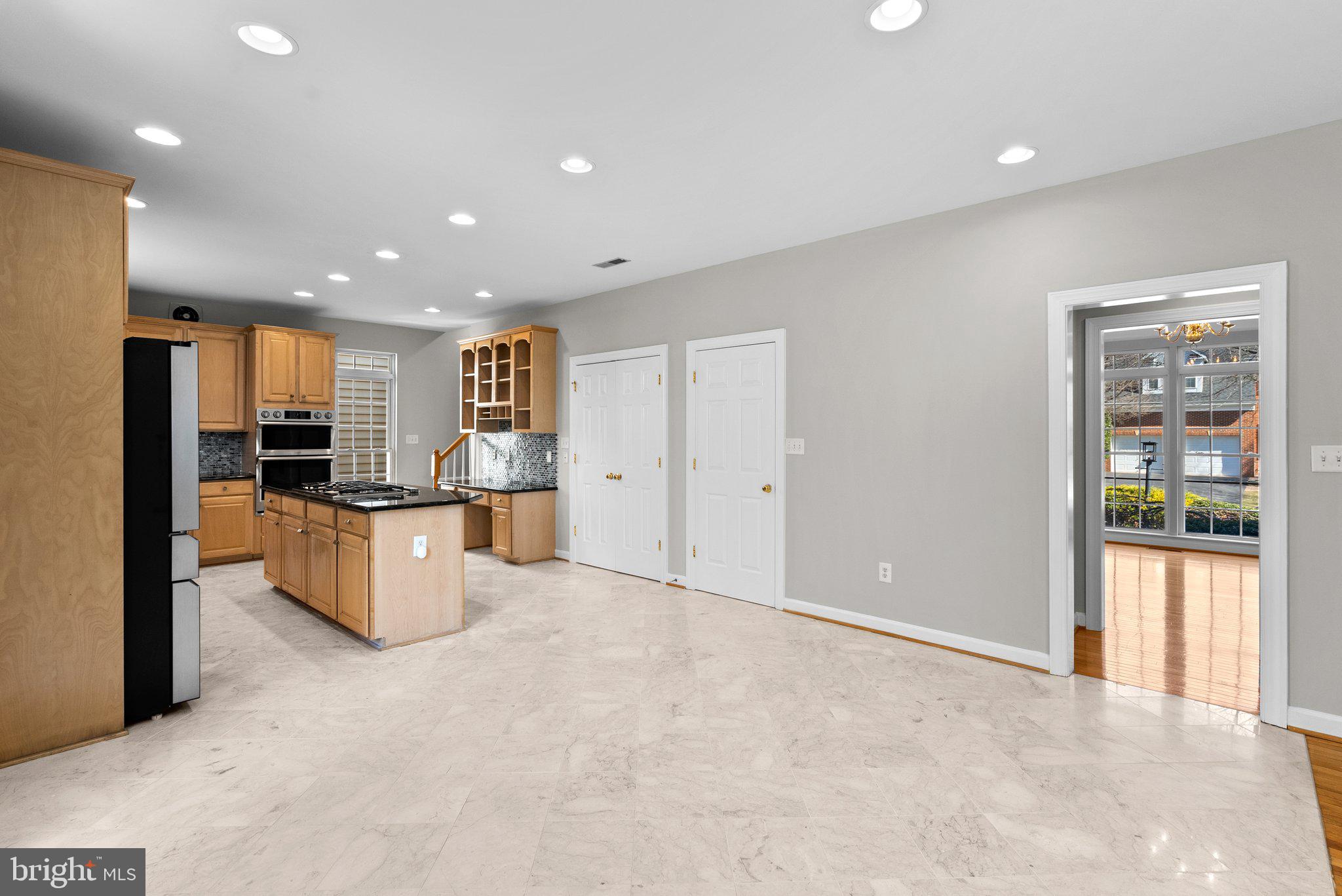 KINGSVIEW VILLAGE - Residential