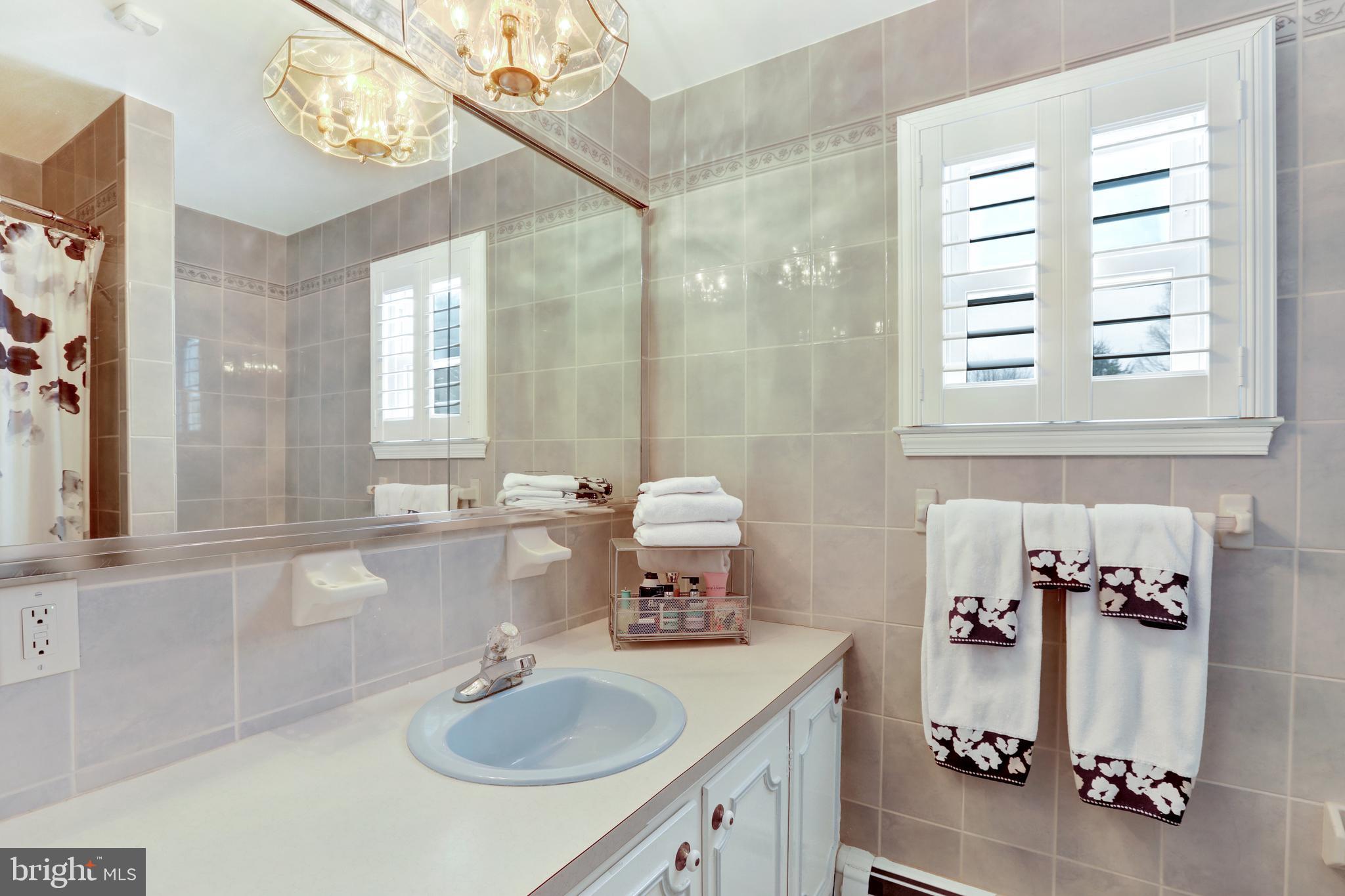 EDGEWOOD PARK - Residential