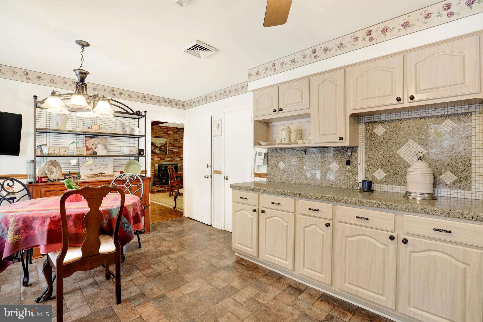 EDGEWOOD PARK - Residential
