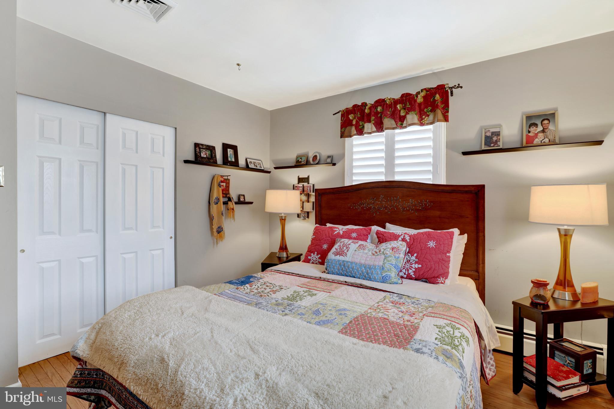 EDGEWOOD PARK - Residential