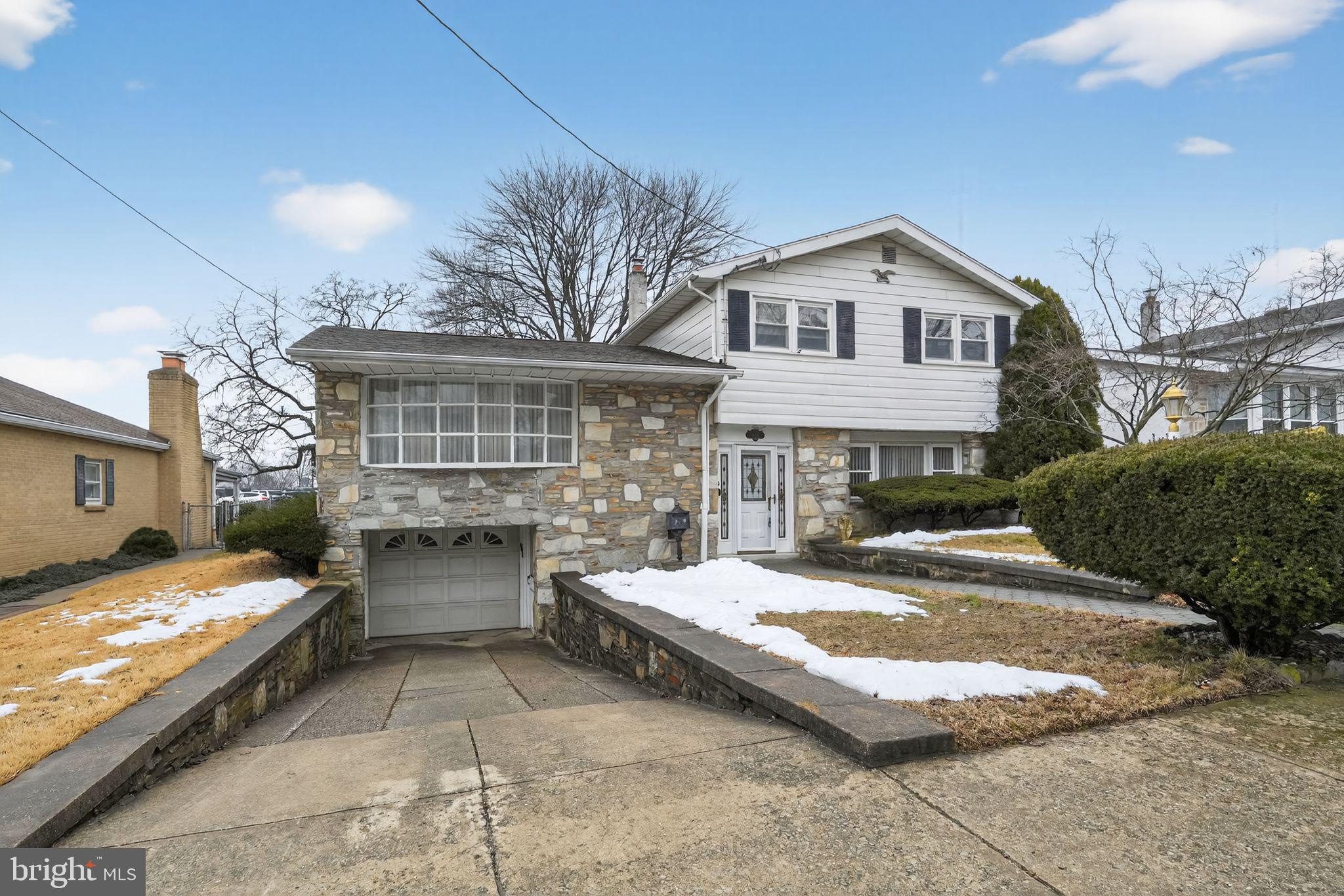 ROXBOROUGH - Residential