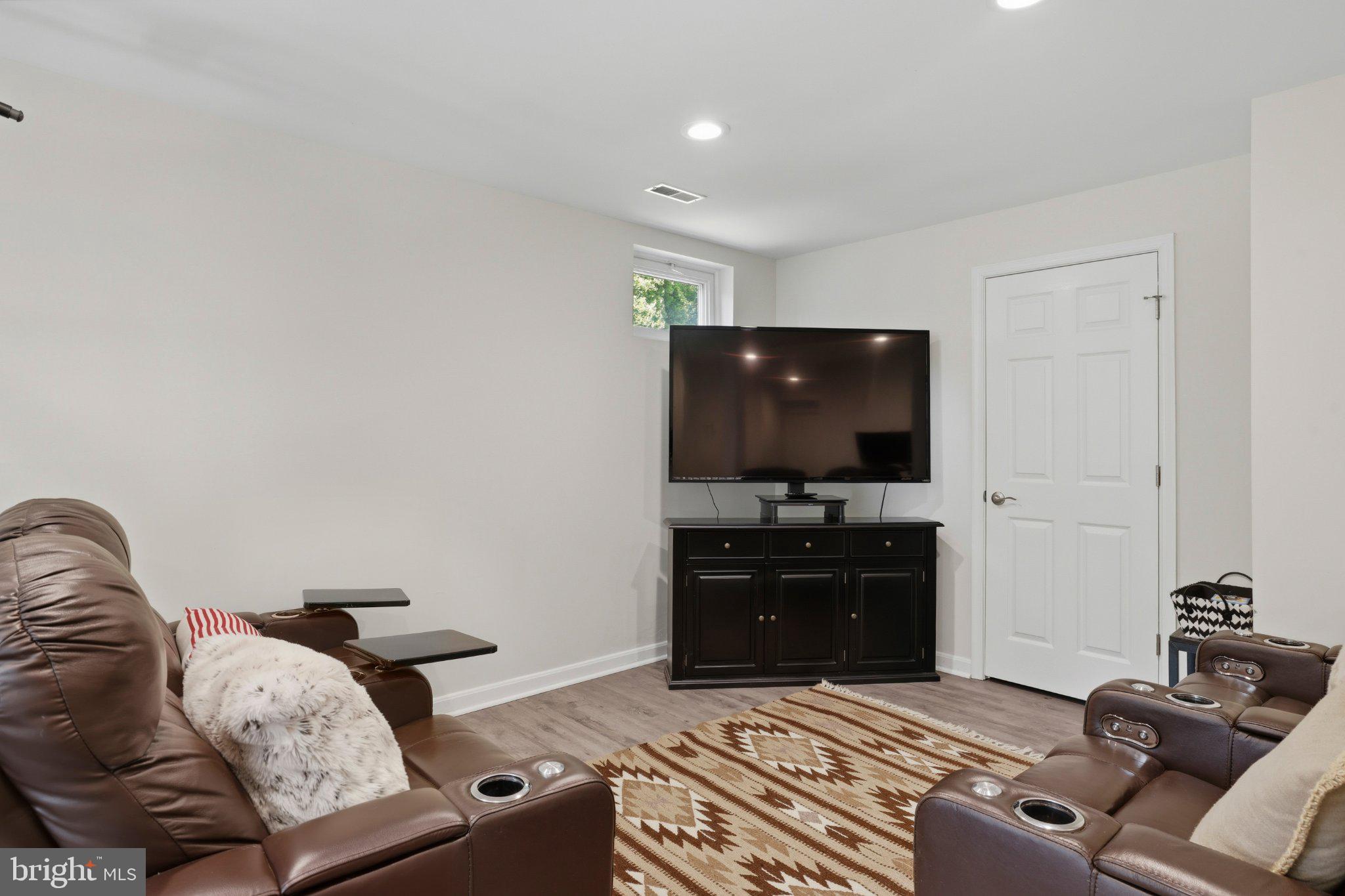 BEVERLY MANOR - Residential