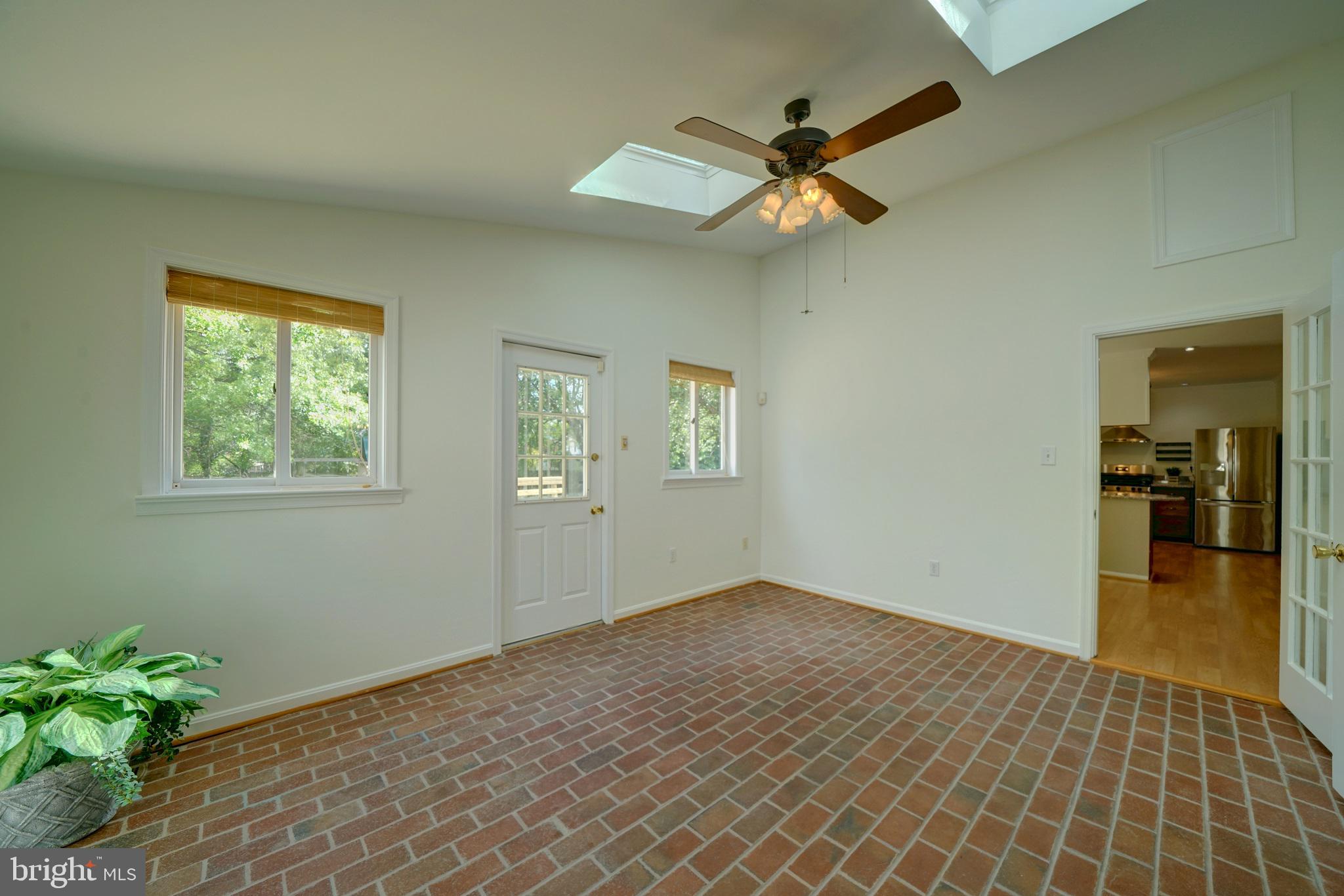 BOND MILL PARK - Residential