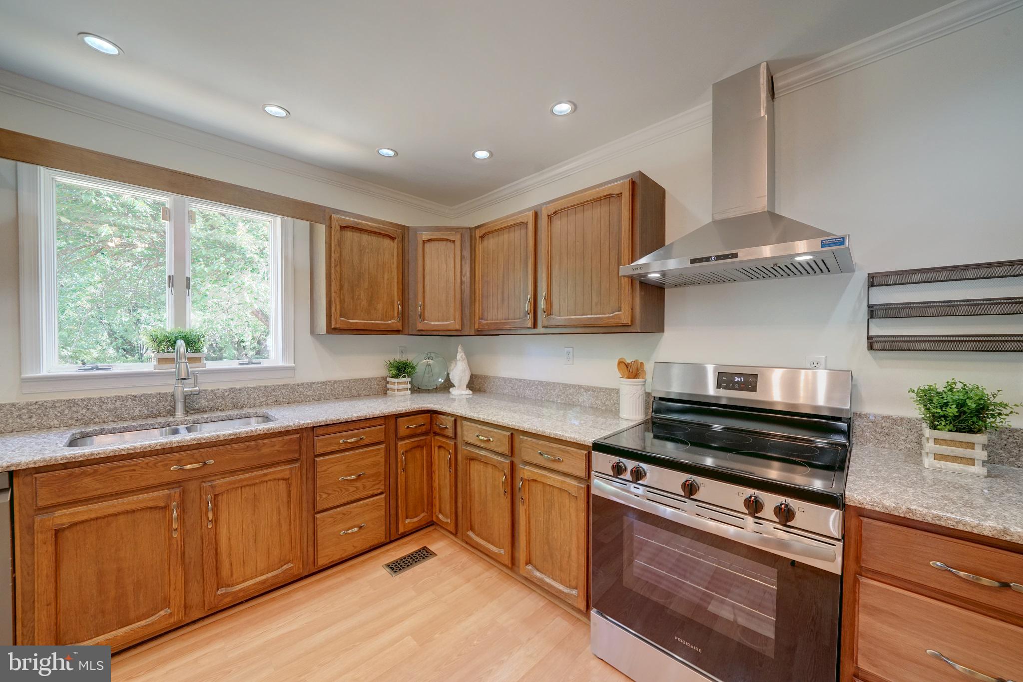 BOND MILL PARK - Residential