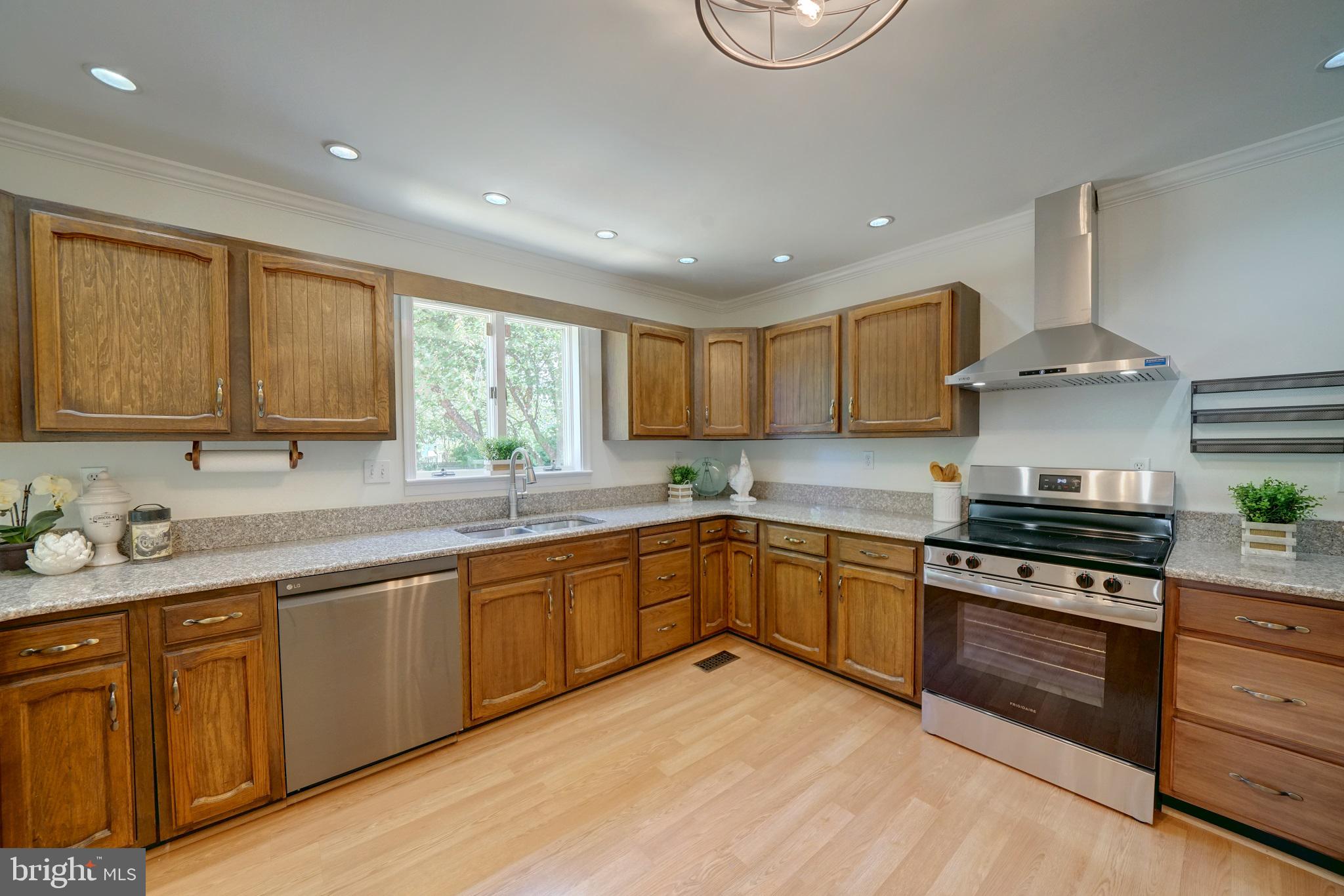 BOND MILL PARK - Residential