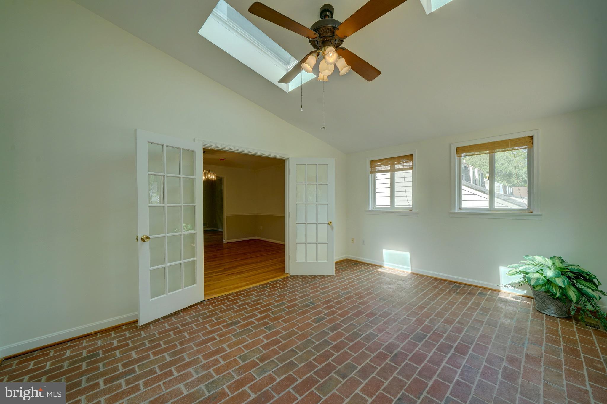 BOND MILL PARK - Residential