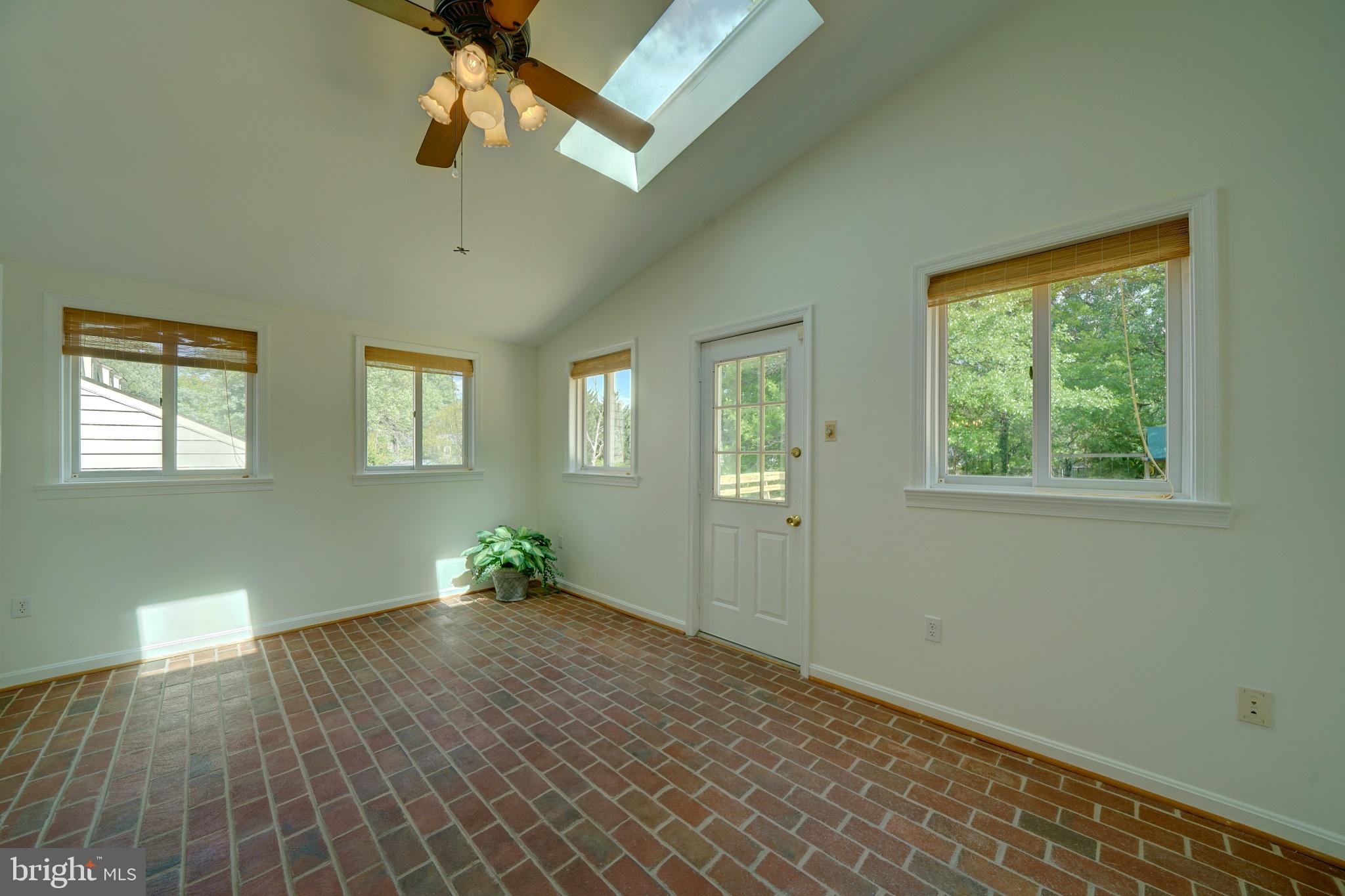 BOND MILL PARK - Residential