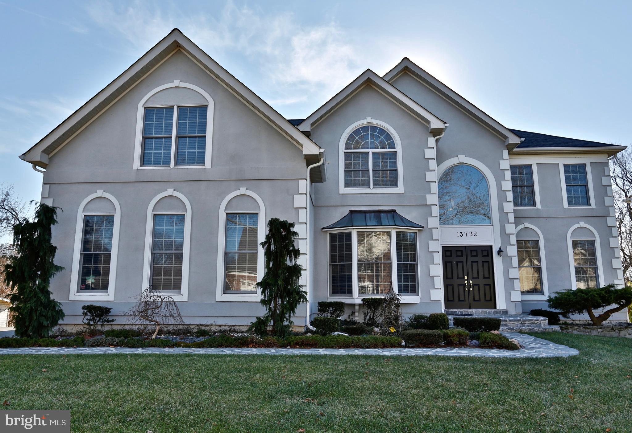 Price improvement! Exceptional property with 7,500 s.f.+ of space (one of largest in subdiv.). Grand 2-story foyer w/circular staircase & spectacular 2-story great rm w/floor-to-ceiling stone mantle FP. Enormous modern KT w/large breakfast rm. Fully fin'd daylight bsmt w/BR, 1.5 BAs and 2 walk-outs. Fence & invisible fence front & back. New roof & hot water heater, new HVAC (zone1) & sump pump.