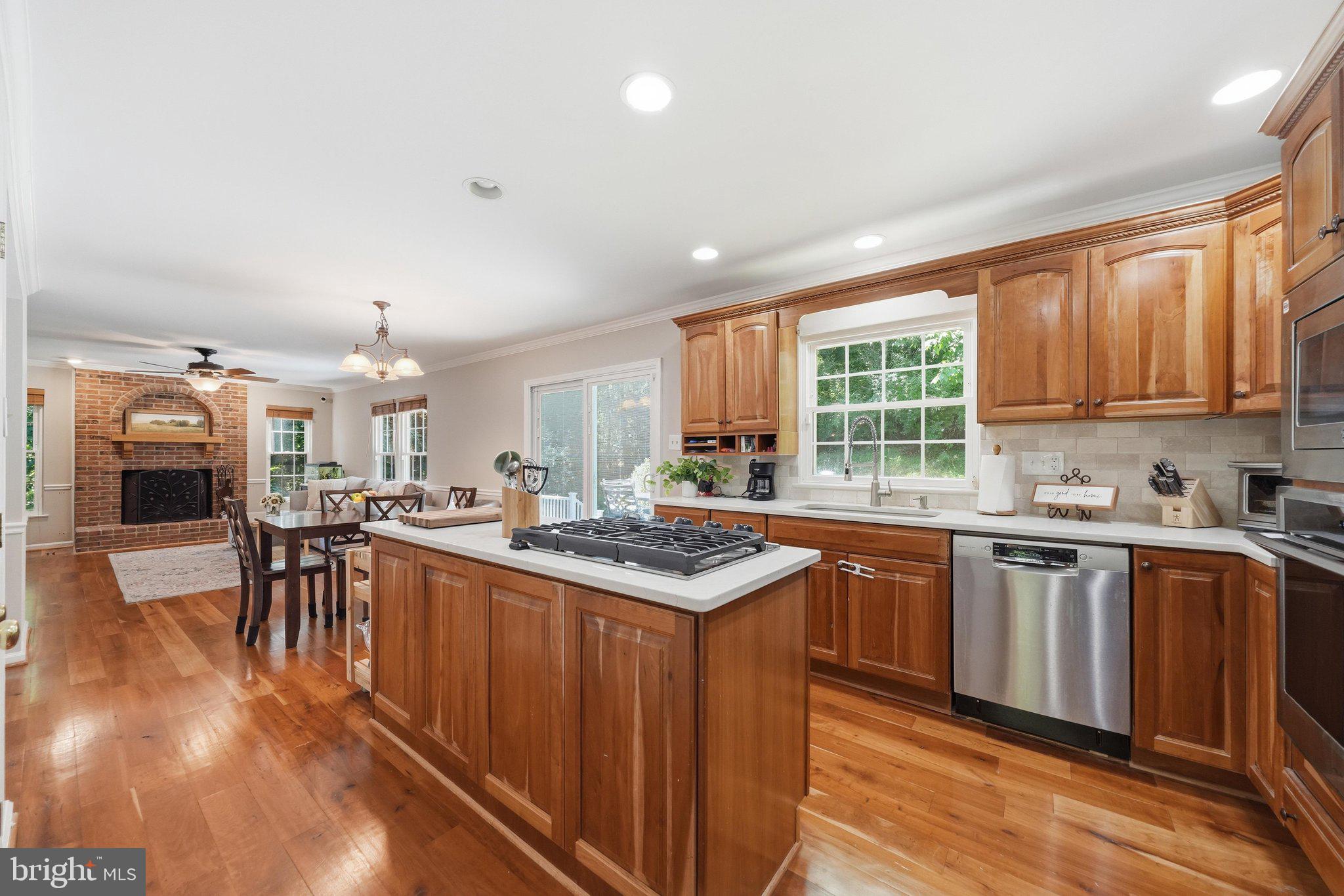 KINGSVIEW RIDGE - Residential