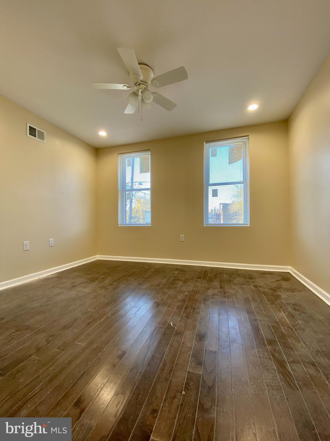 KENSINGTON - Residential
