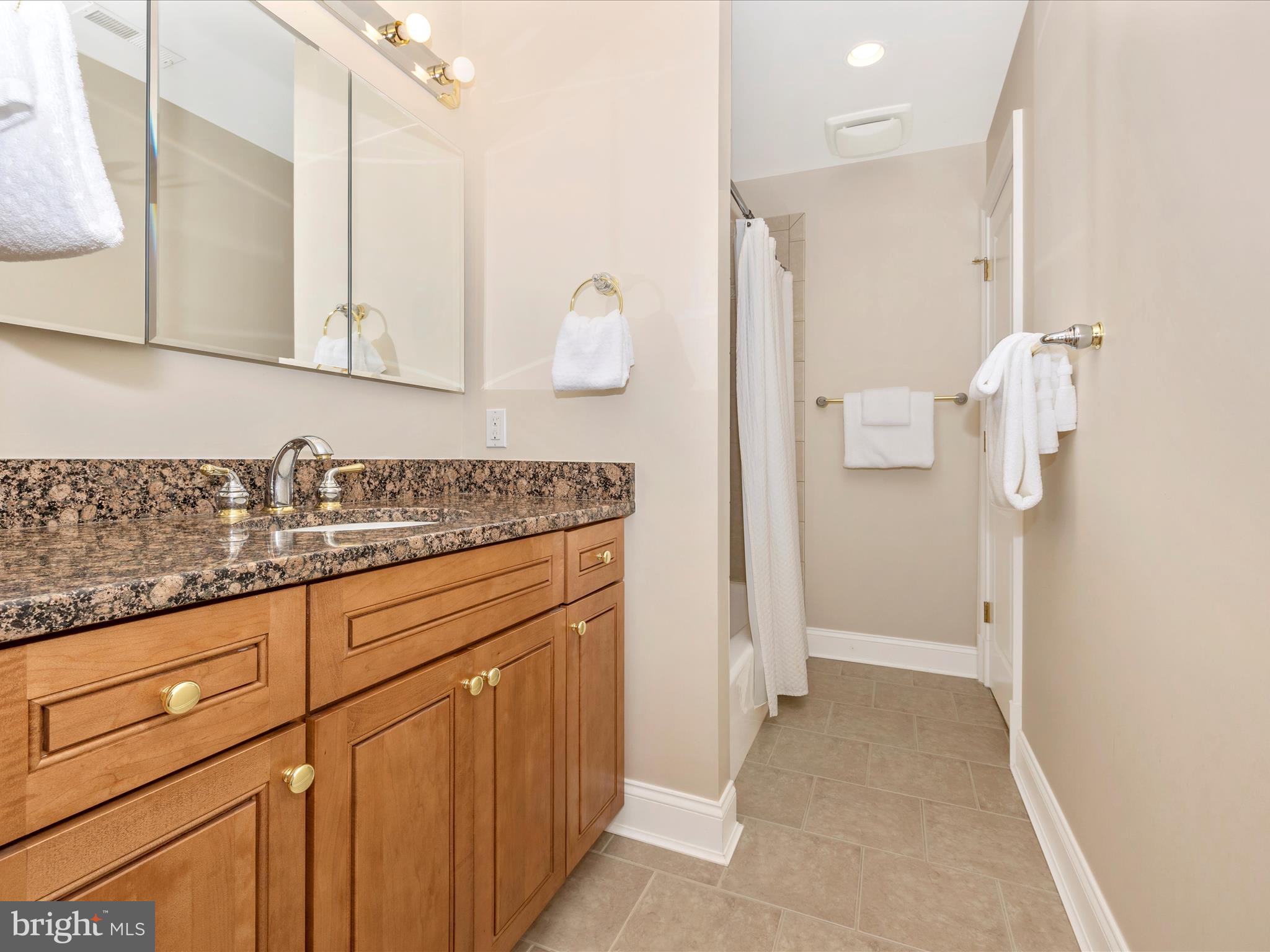 CAROLINES CROSSING - Residential
