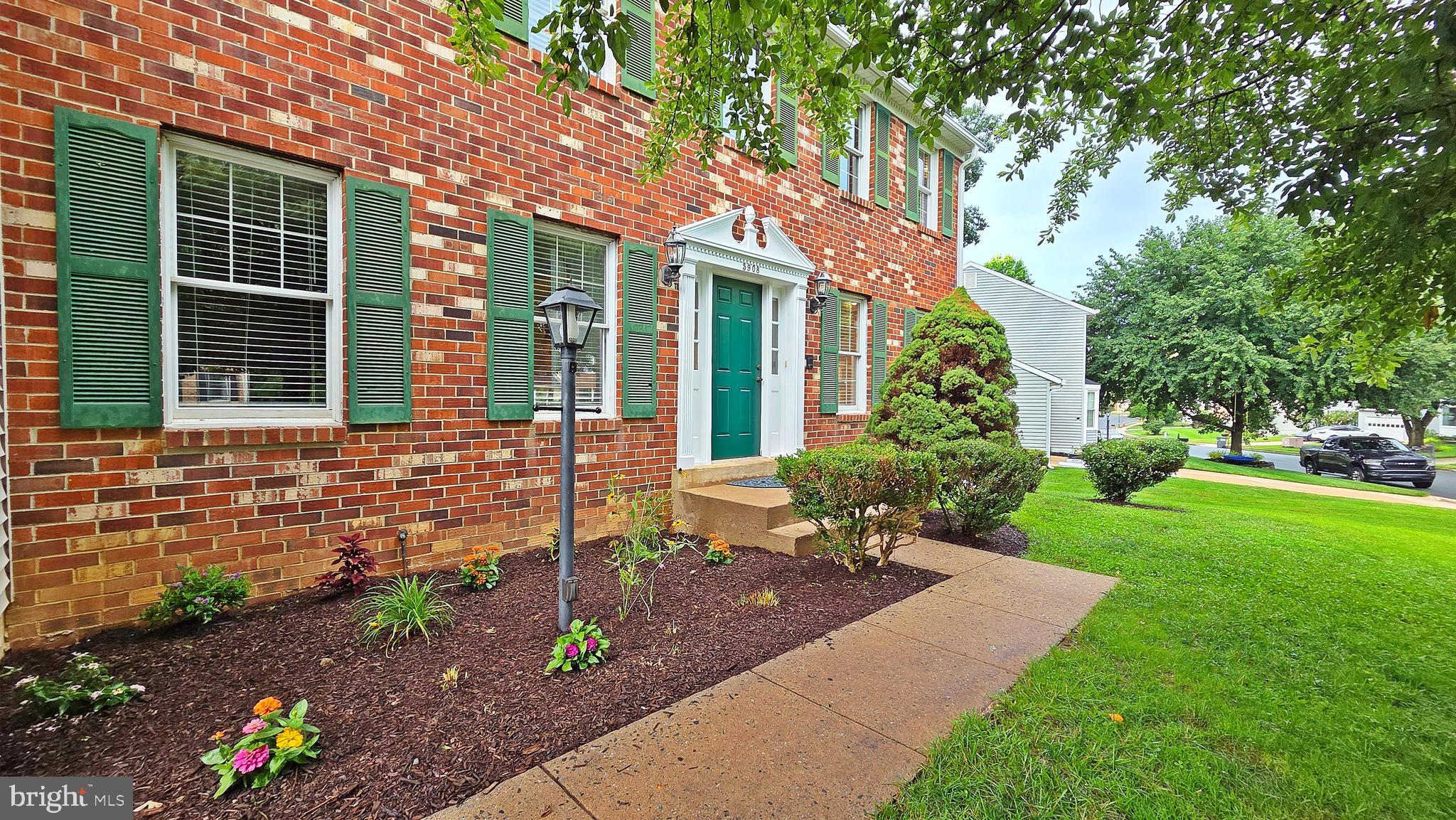 BURKE CENTRE - Residential