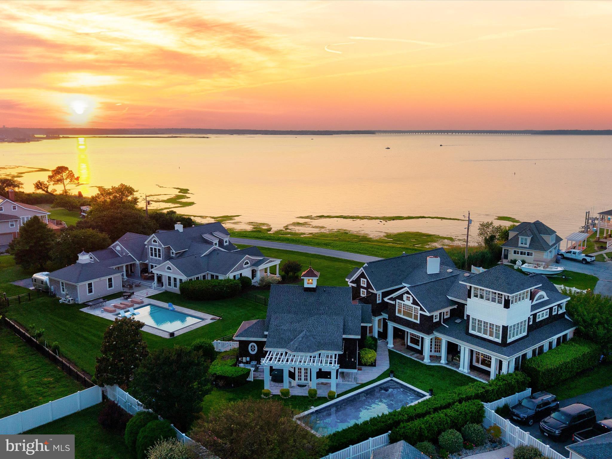 CAPTAINS HILL - Residential