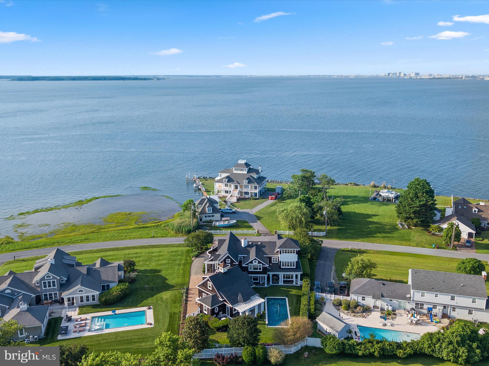 CAPTAINS HILL - Residential