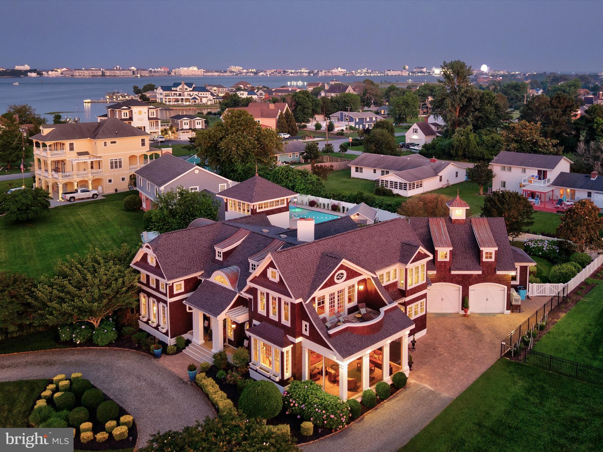 CAPTAINS HILL - Residential