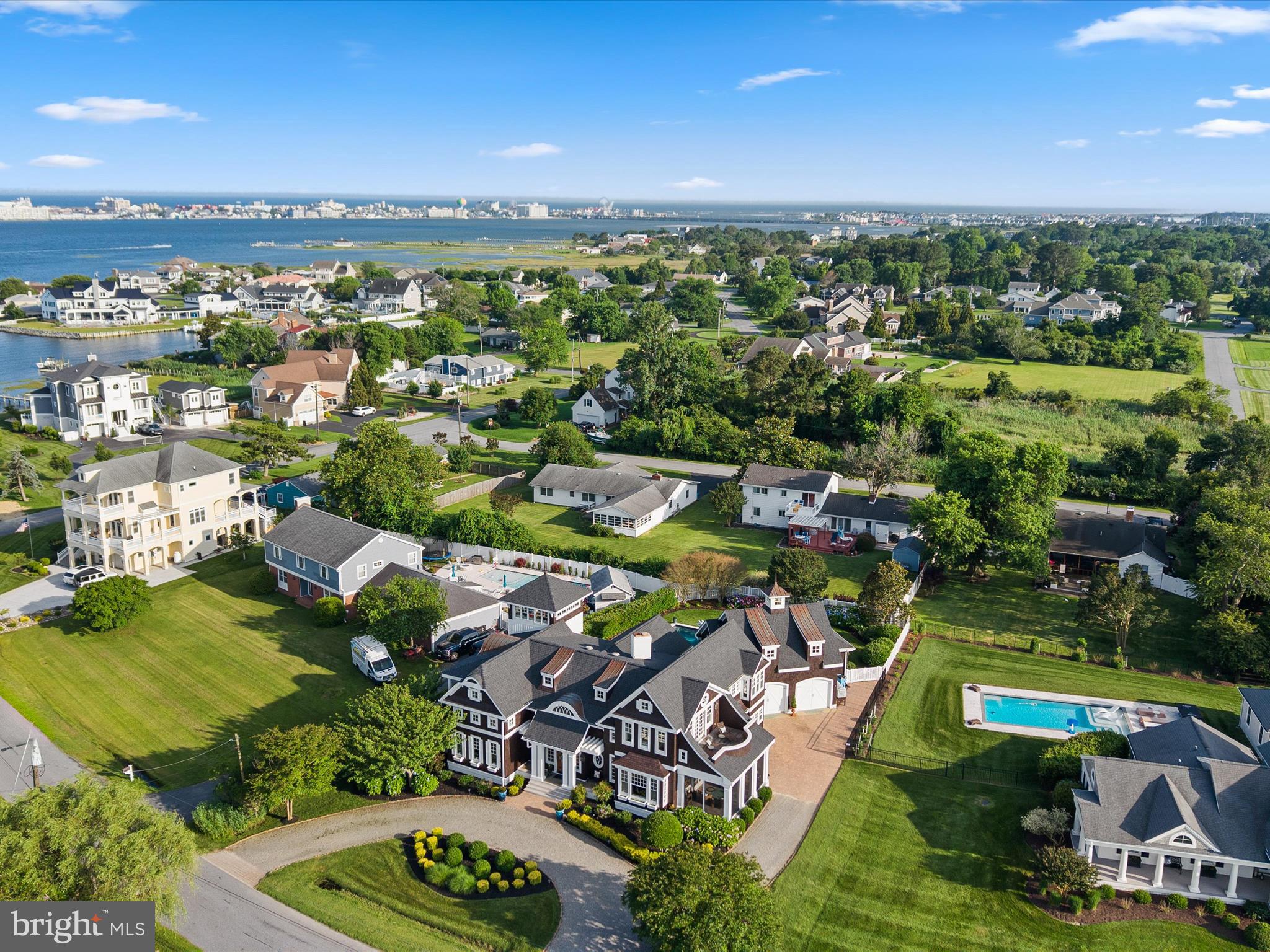 CAPTAINS HILL - Residential