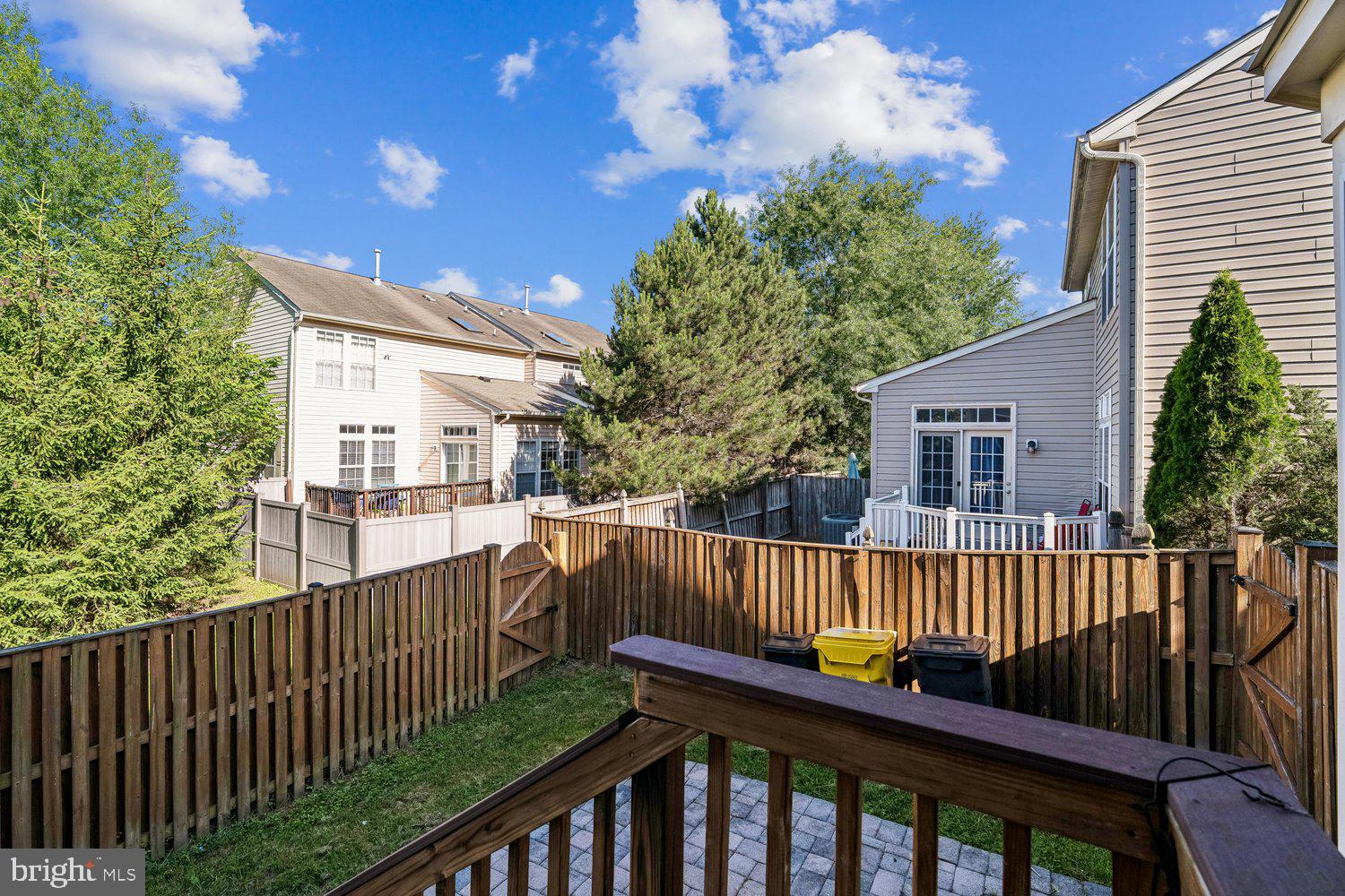SEVEN OAKS - Residential