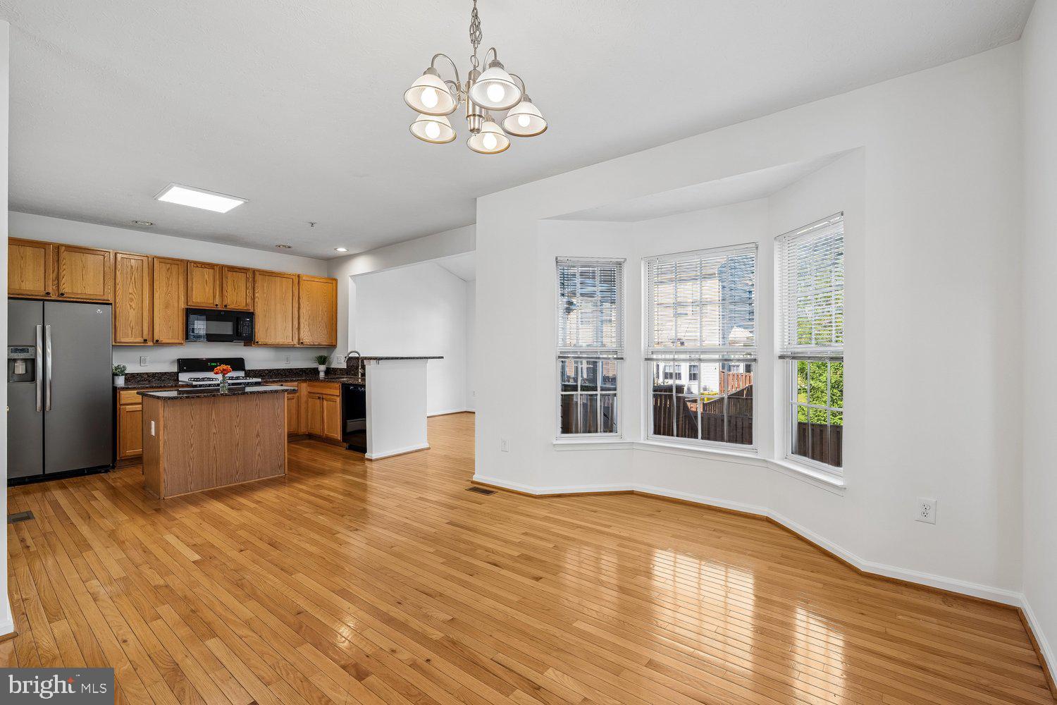 SEVEN OAKS - Residential