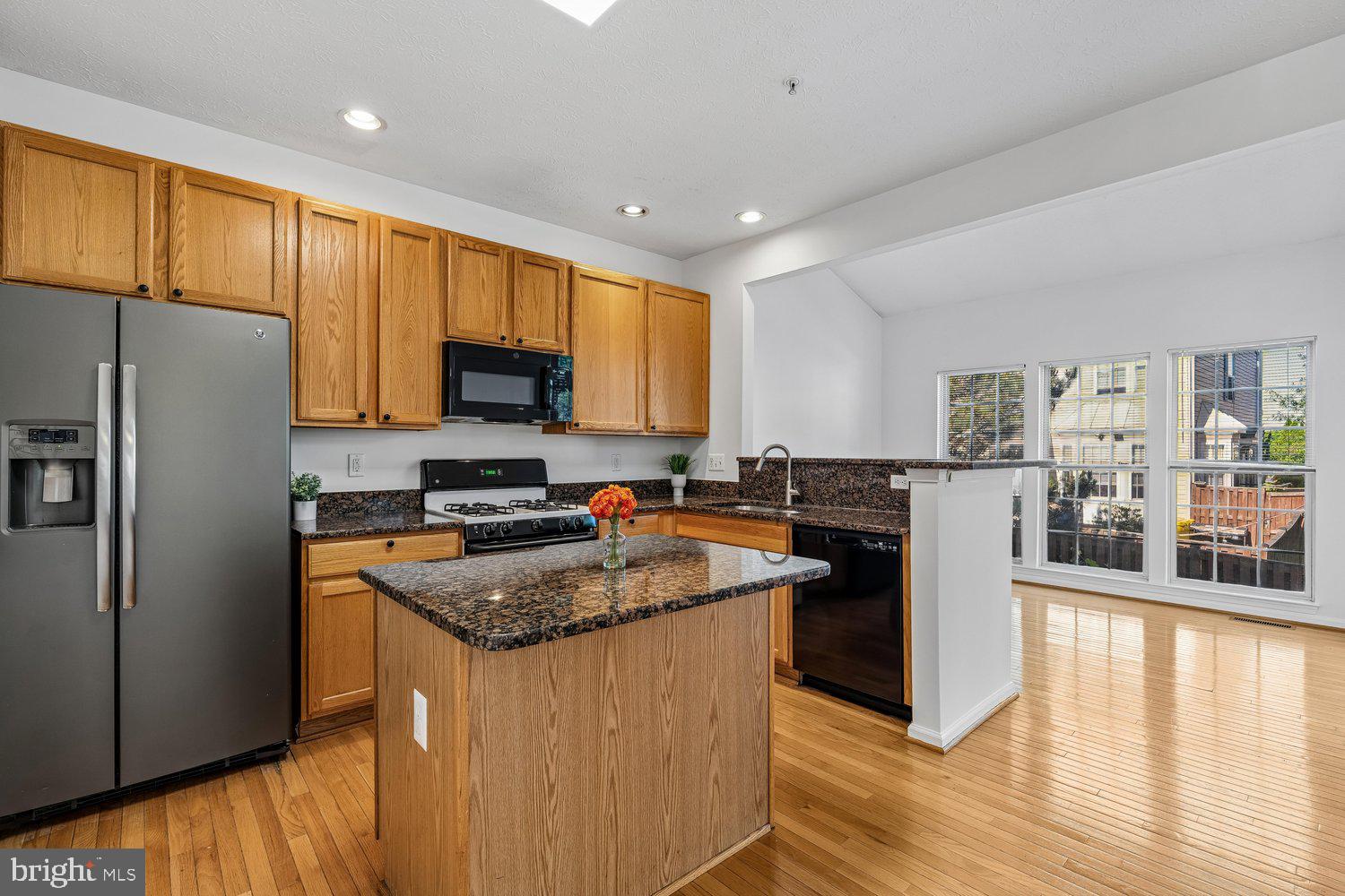 SEVEN OAKS - Residential