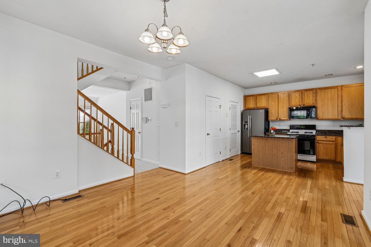 SEVEN OAKS - Residential