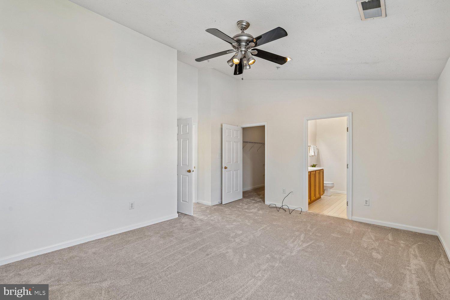 SEVEN OAKS - Residential