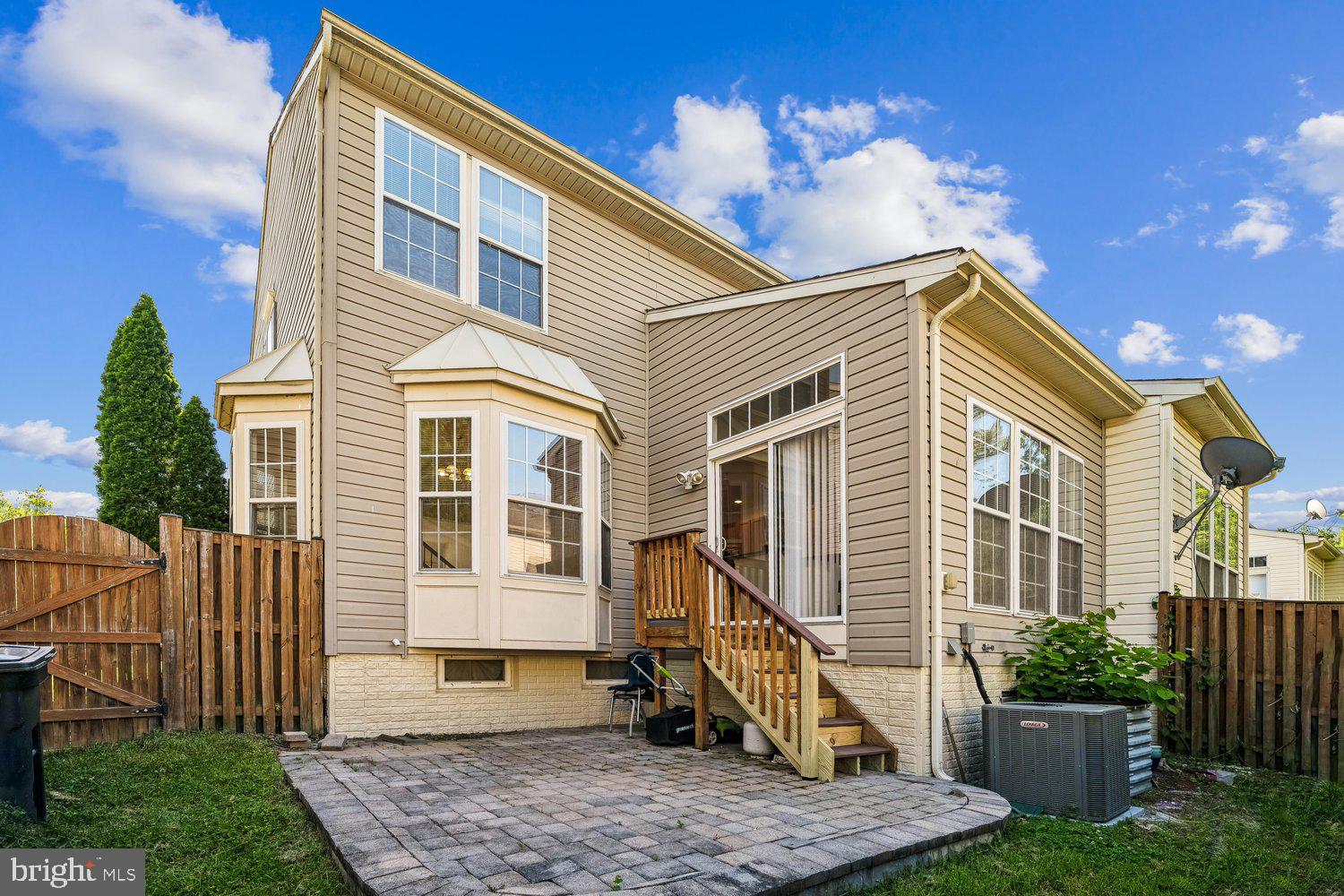 SEVEN OAKS - Residential