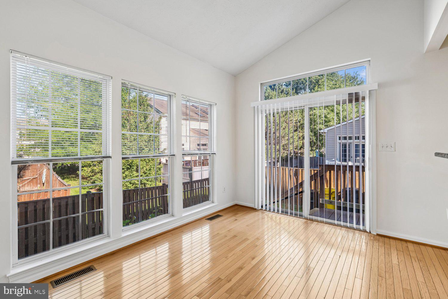 SEVEN OAKS - Residential