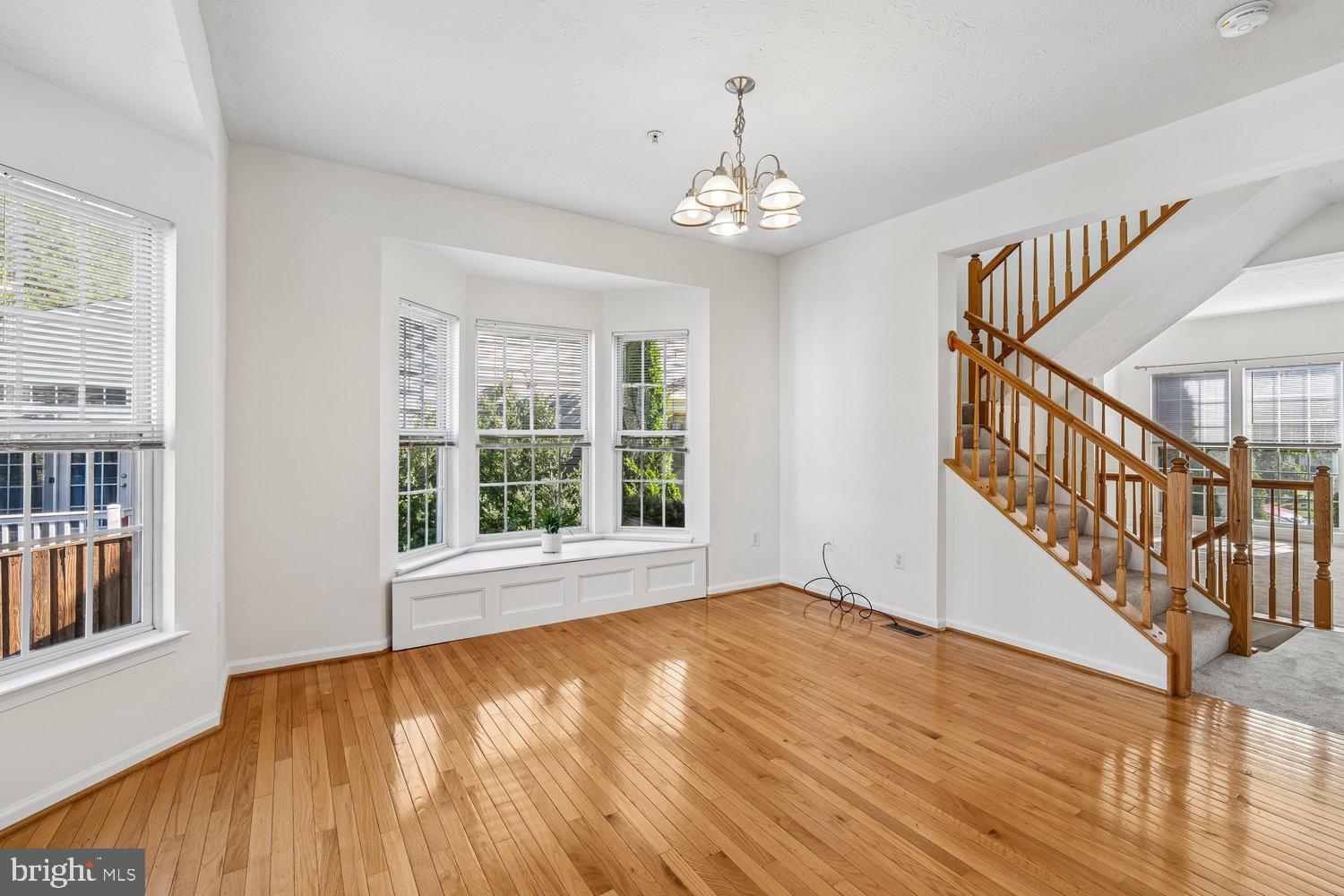 SEVEN OAKS - Residential