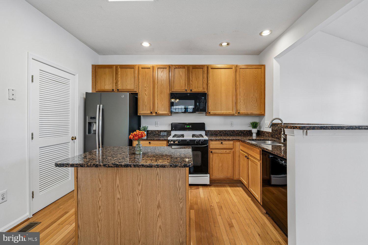 SEVEN OAKS - Residential