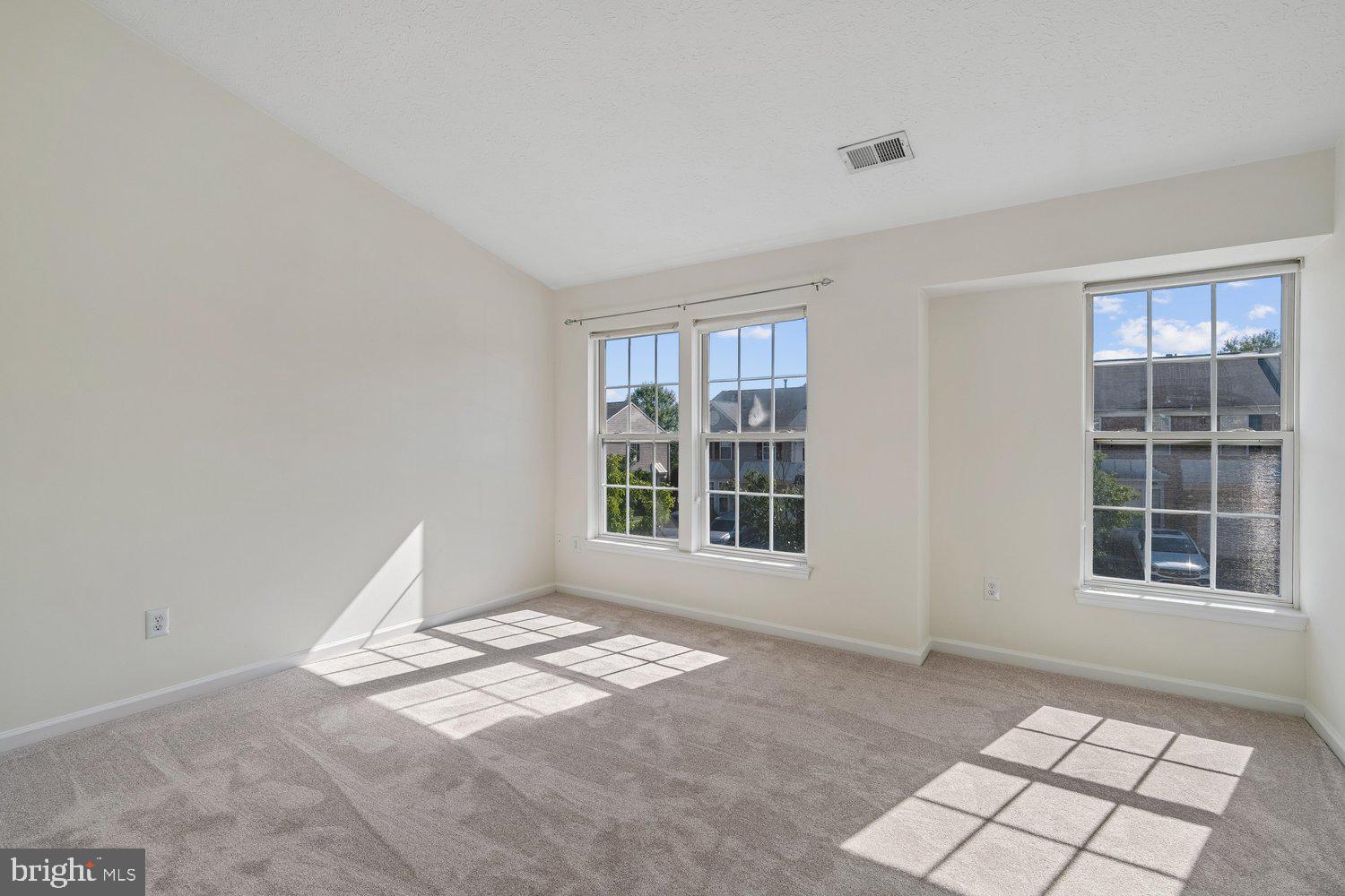 SEVEN OAKS - Residential
