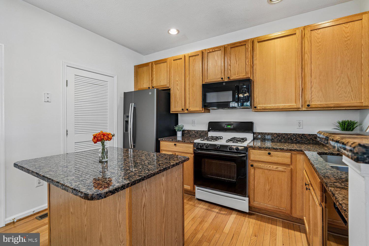 SEVEN OAKS - Residential