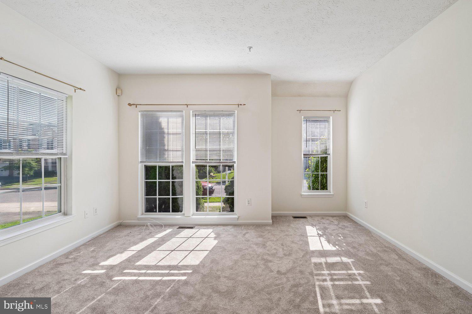 SEVEN OAKS - Residential