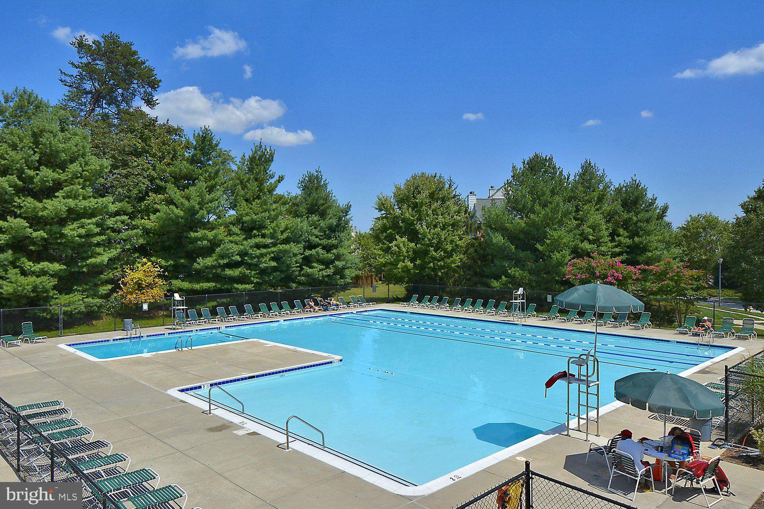 SEVEN OAKS - Residential
