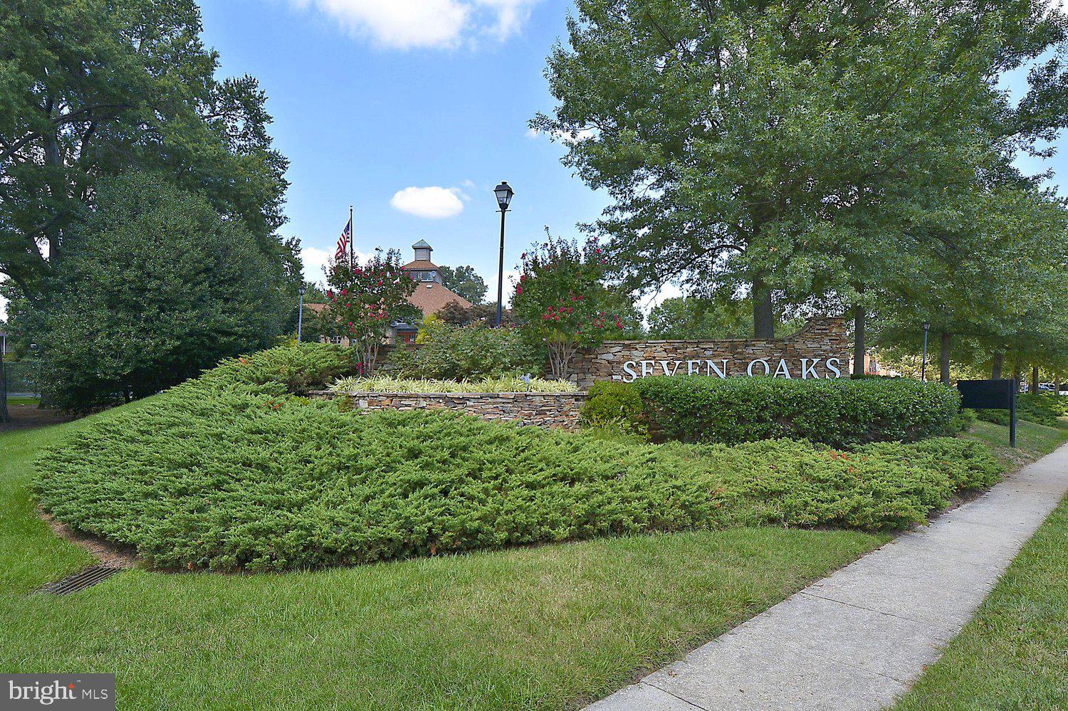 SEVEN OAKS - Residential