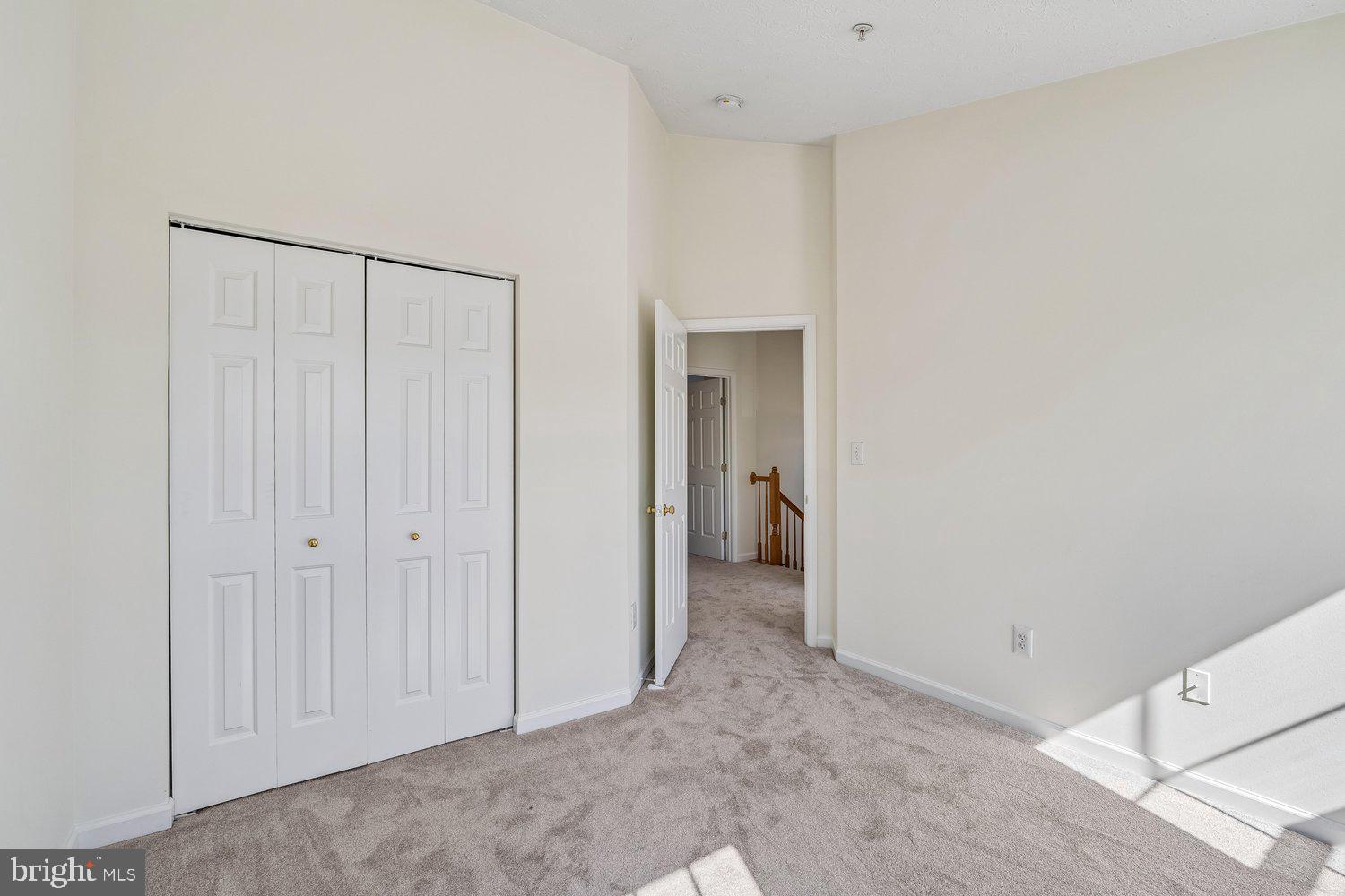 SEVEN OAKS - Residential