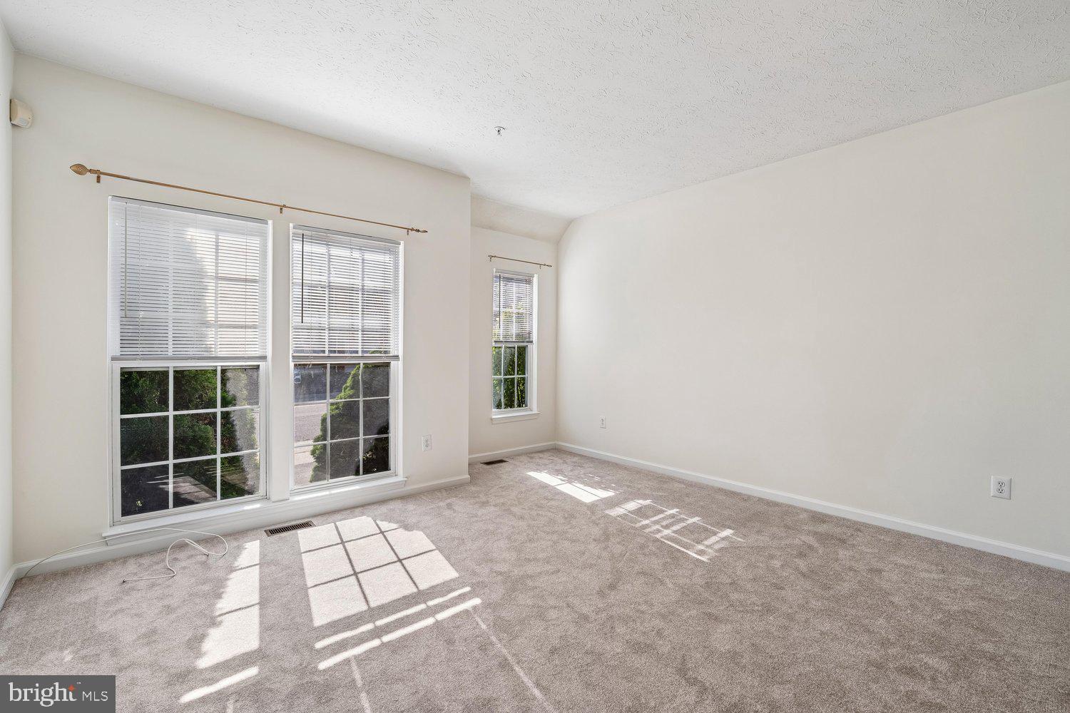SEVEN OAKS - Residential