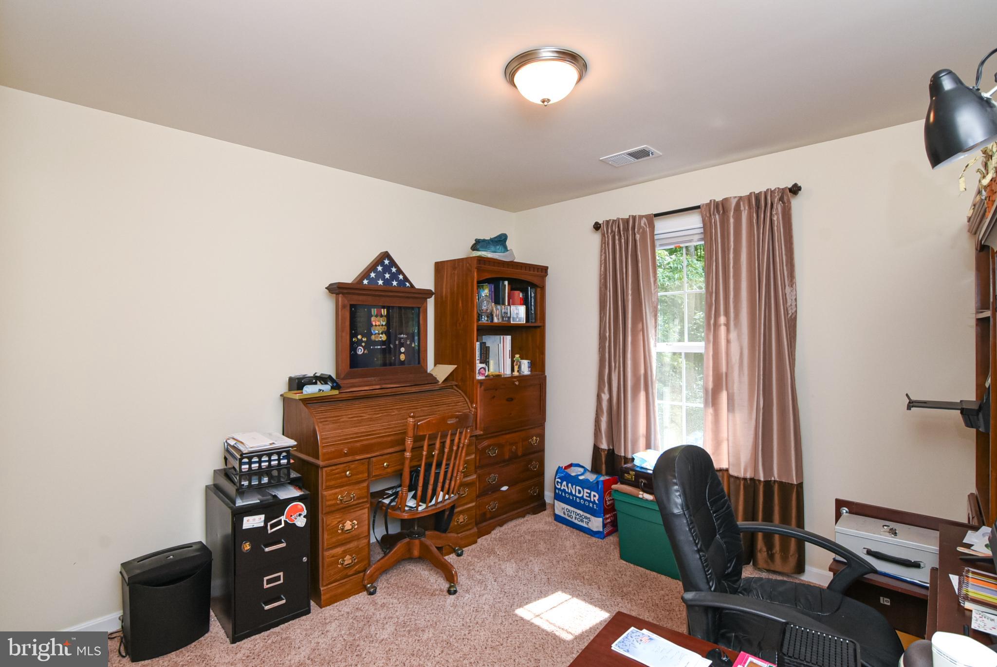 PRESIDENTIAL LAKES - Residential