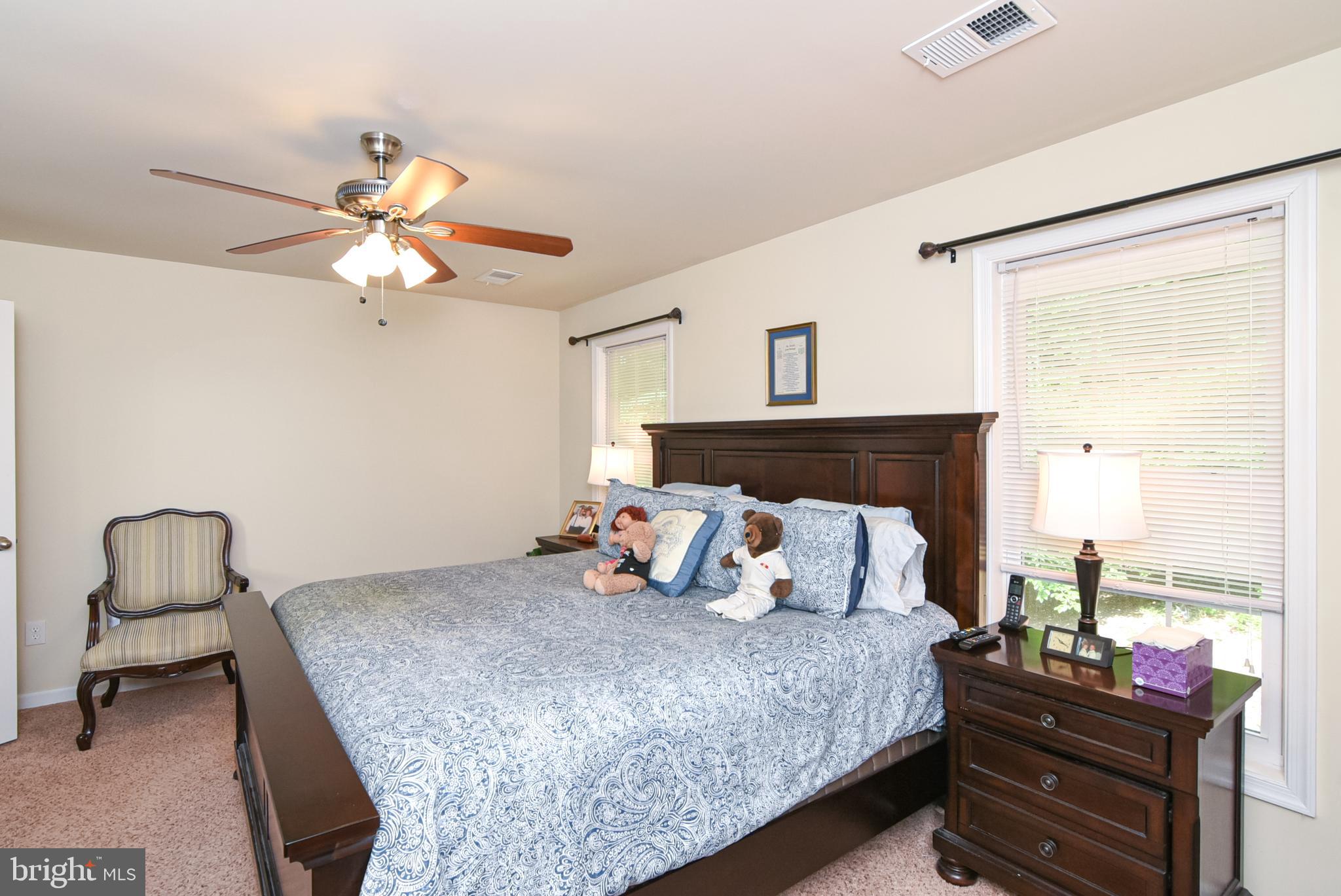 PRESIDENTIAL LAKES - Residential