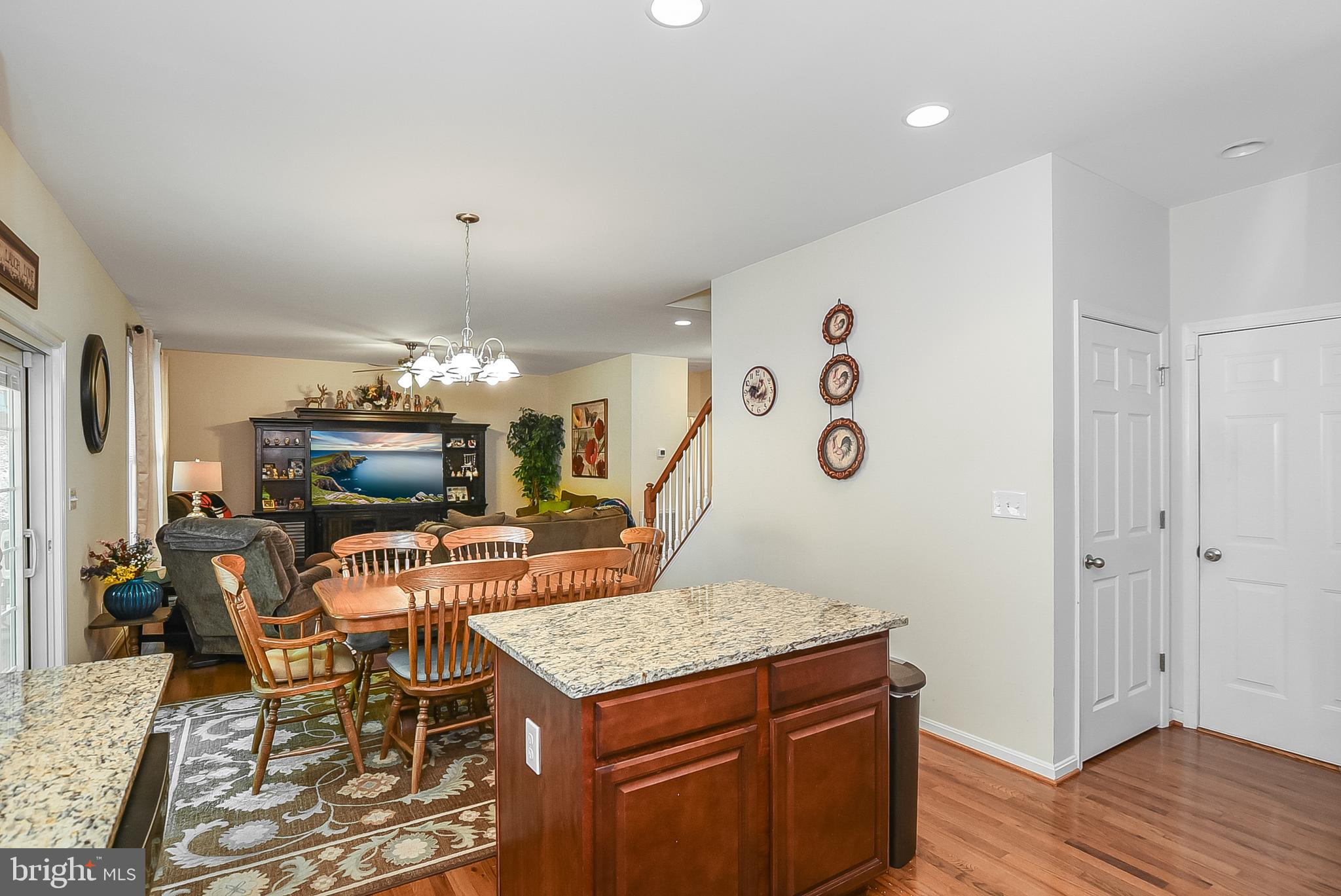 PRESIDENTIAL LAKES - Residential