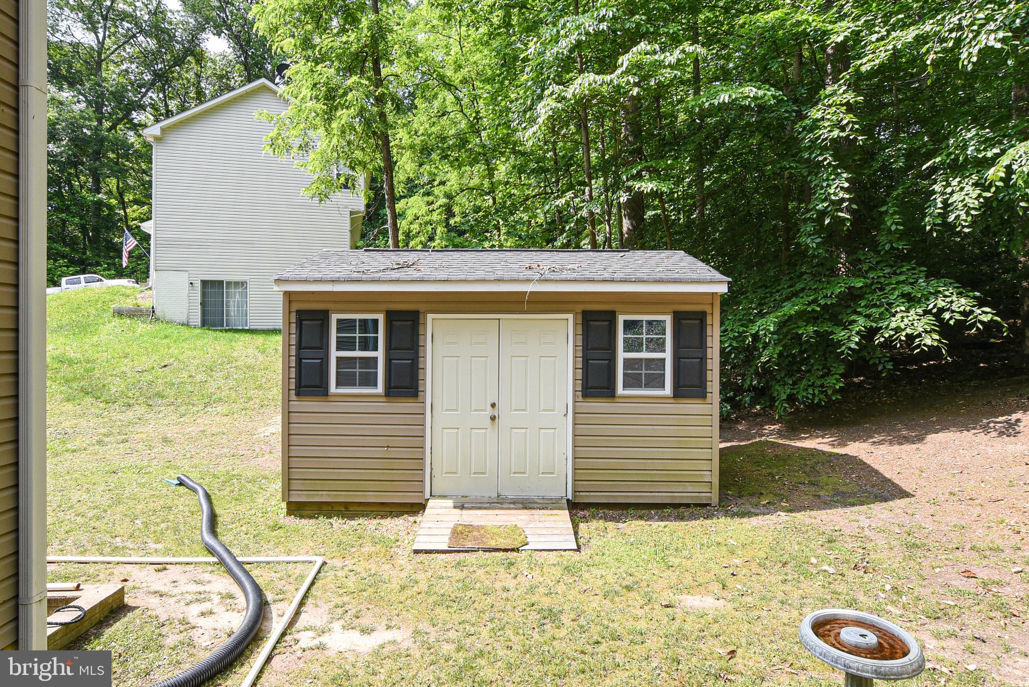PRESIDENTIAL LAKES - Residential