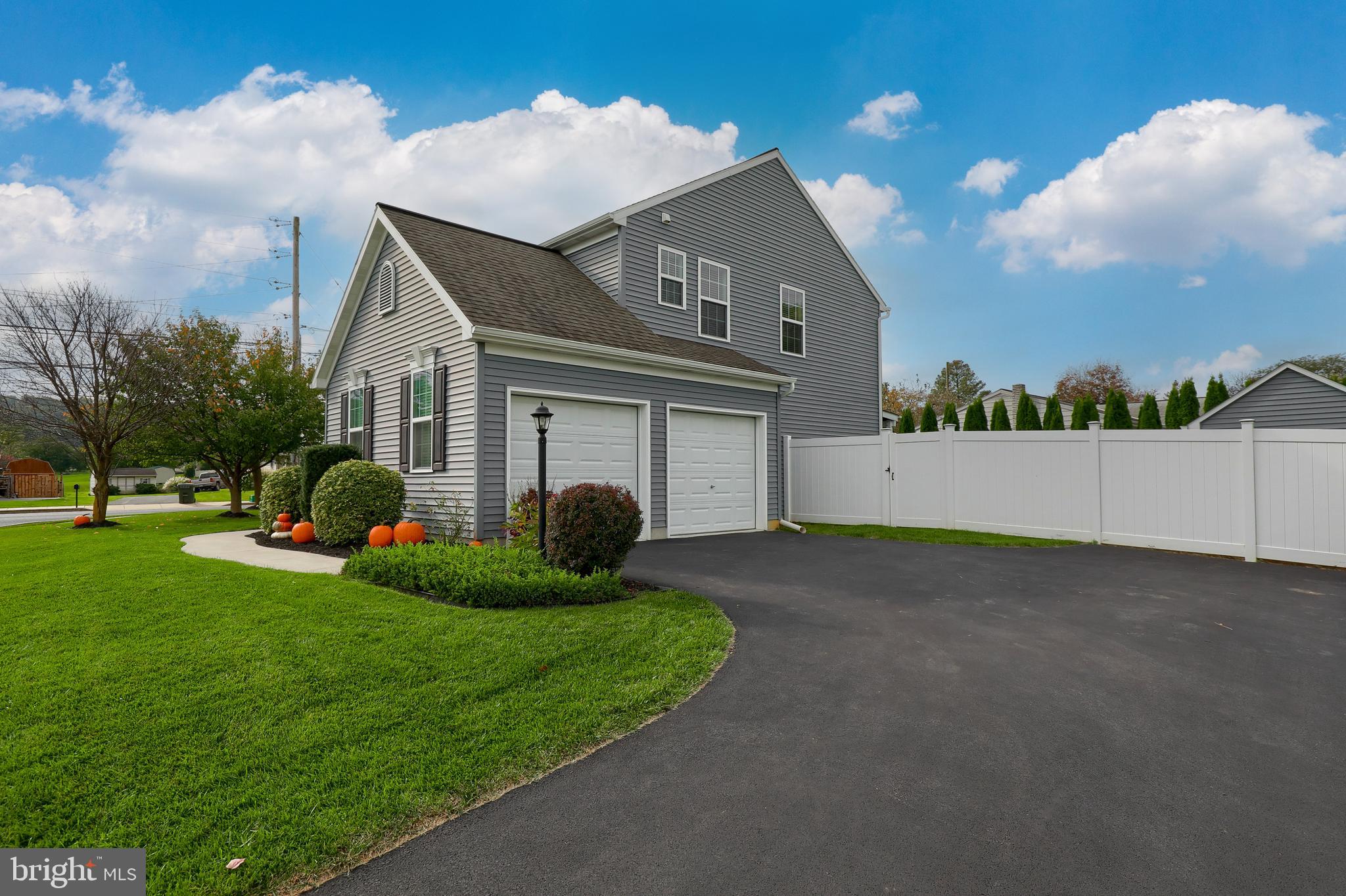 SUMMERLYN GREEN - Residential