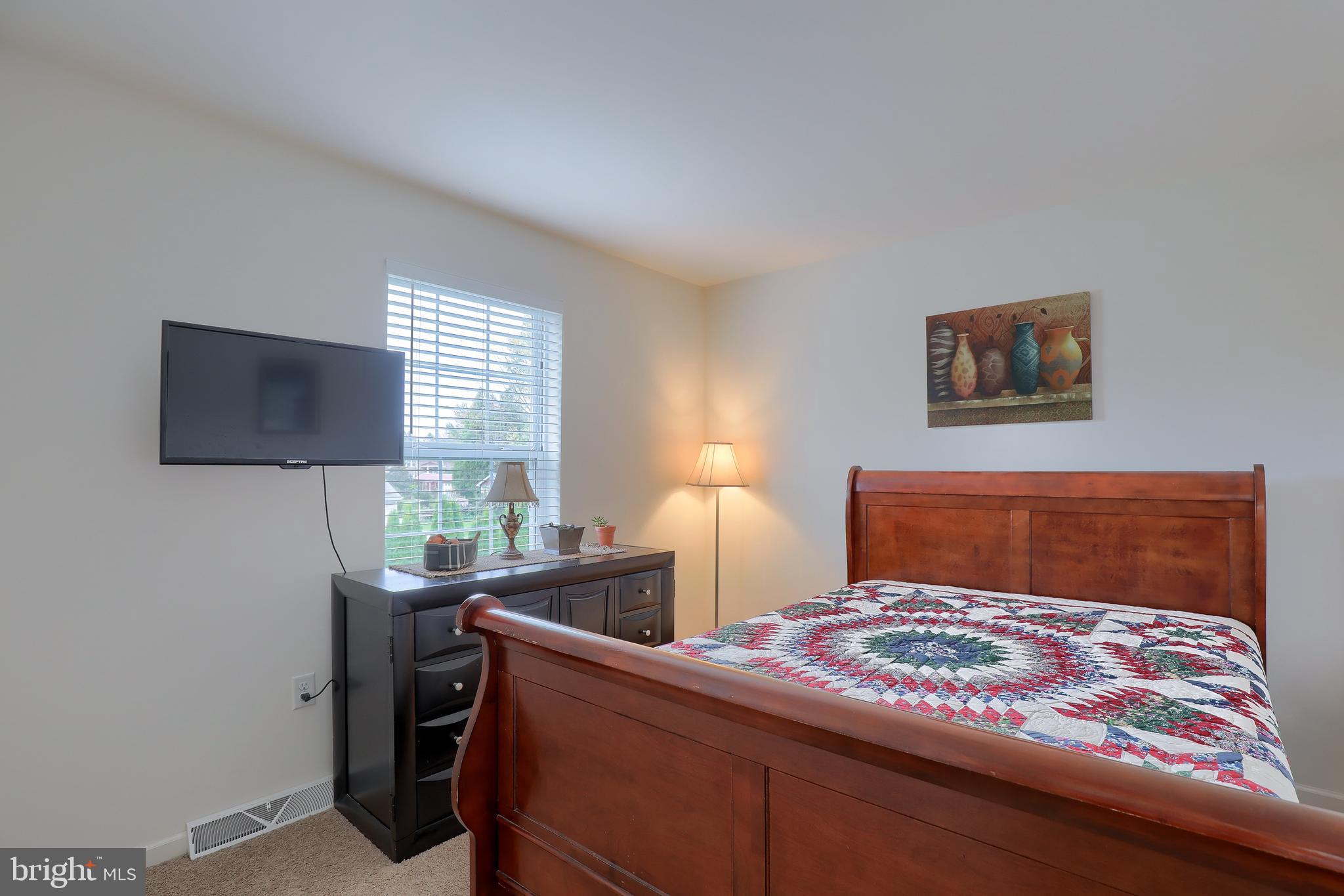 SUMMERLYN GREEN - Residential