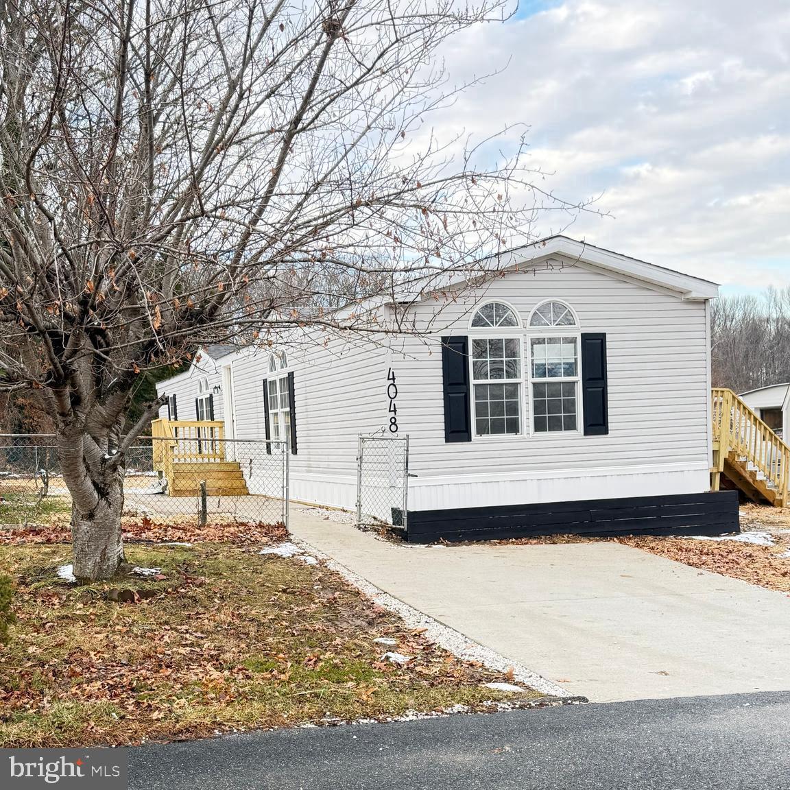 This beautifully updated 2-bedroom, 2-full bath home offers modern finishes and a bright, open feel throughout. 1,280 sq ft and move in ready.  Enjoy a stylish, spacious eat-in kitchen featuring all-new stainless-steel appliances, including a washer and dryer, perfect for everyday convenience. The home also has upgraded lighting and flooring throughout.