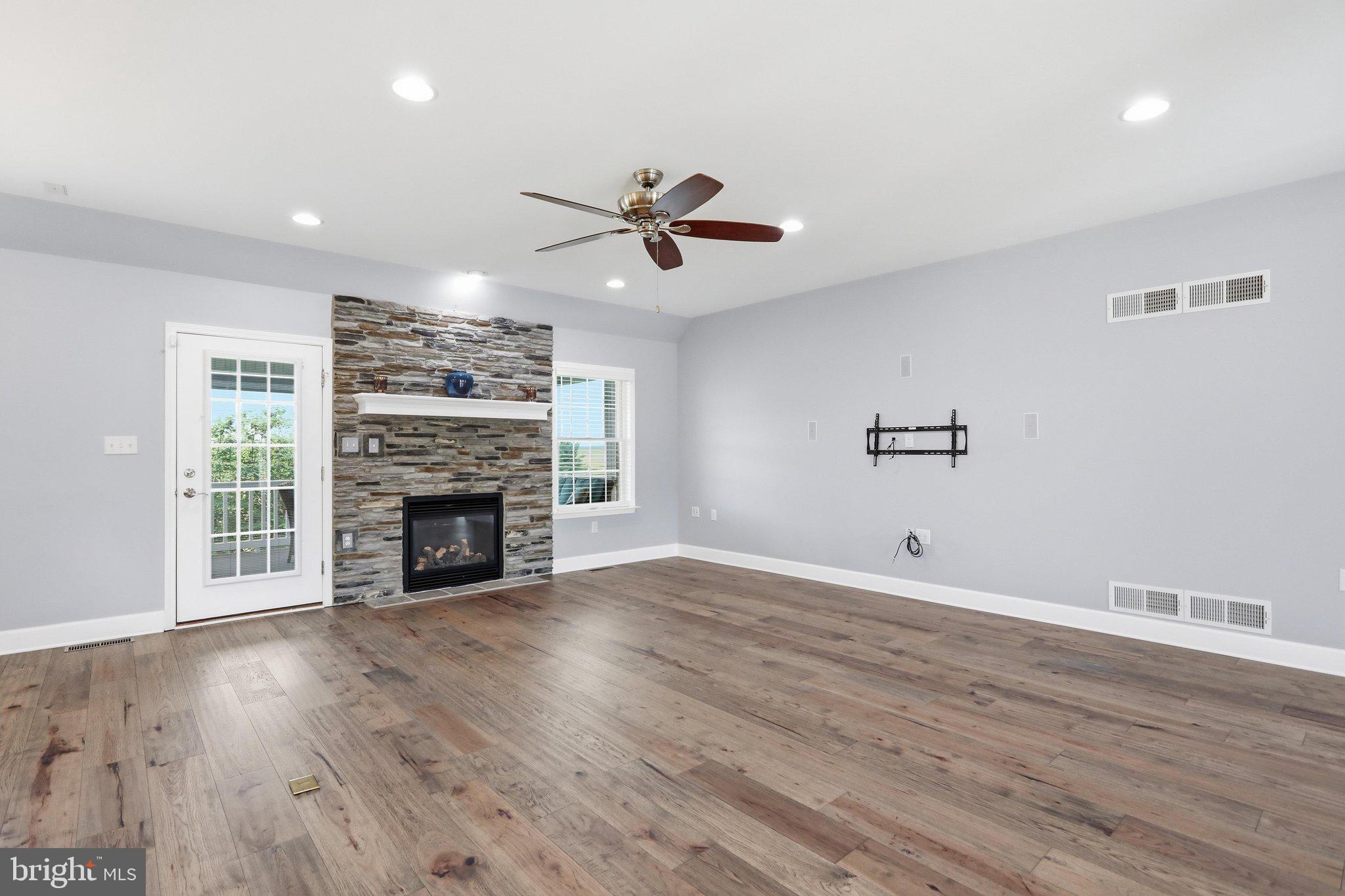 PENN NATIONAL GOLF COURSE COMMUNITY - Residential