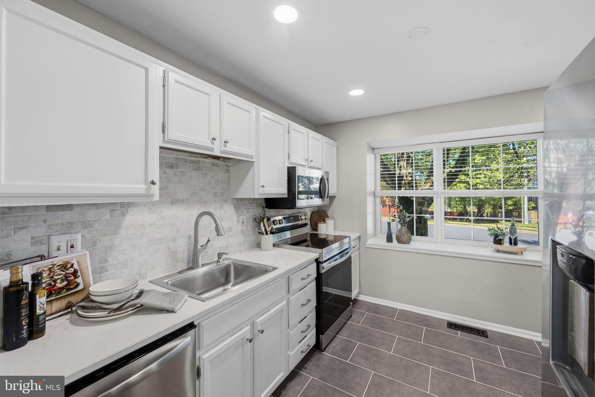 PINEWOOD GREENS - Residential