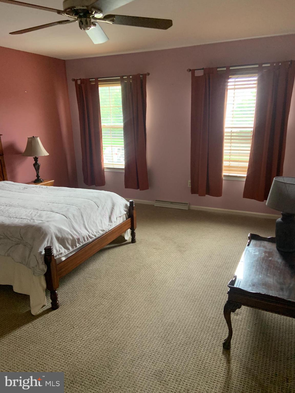 STANFORD COURT - Residential